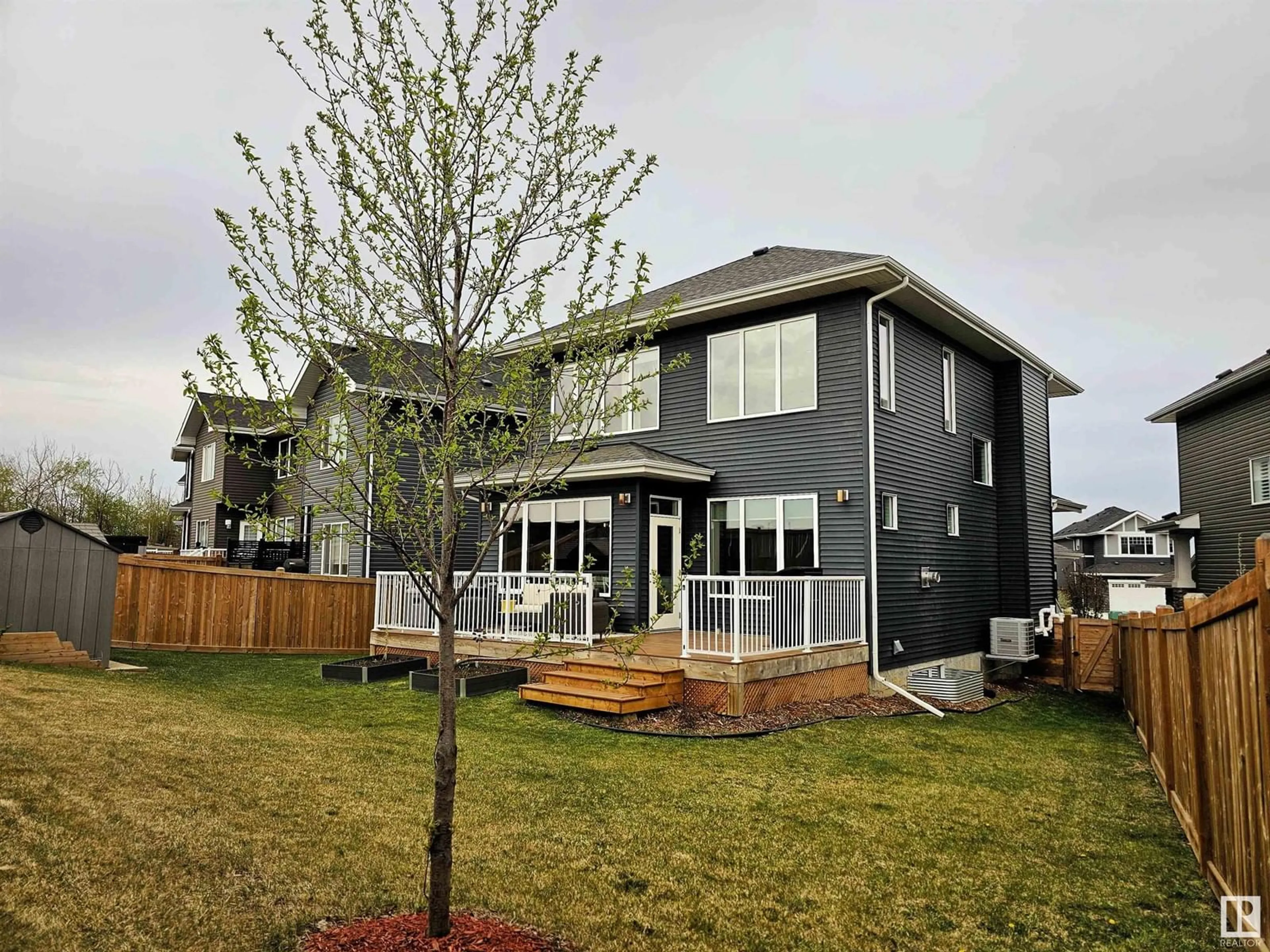 Home with vinyl exterior material, unknown for 1812 TANAGER CL, Edmonton Alberta T8N0N2
