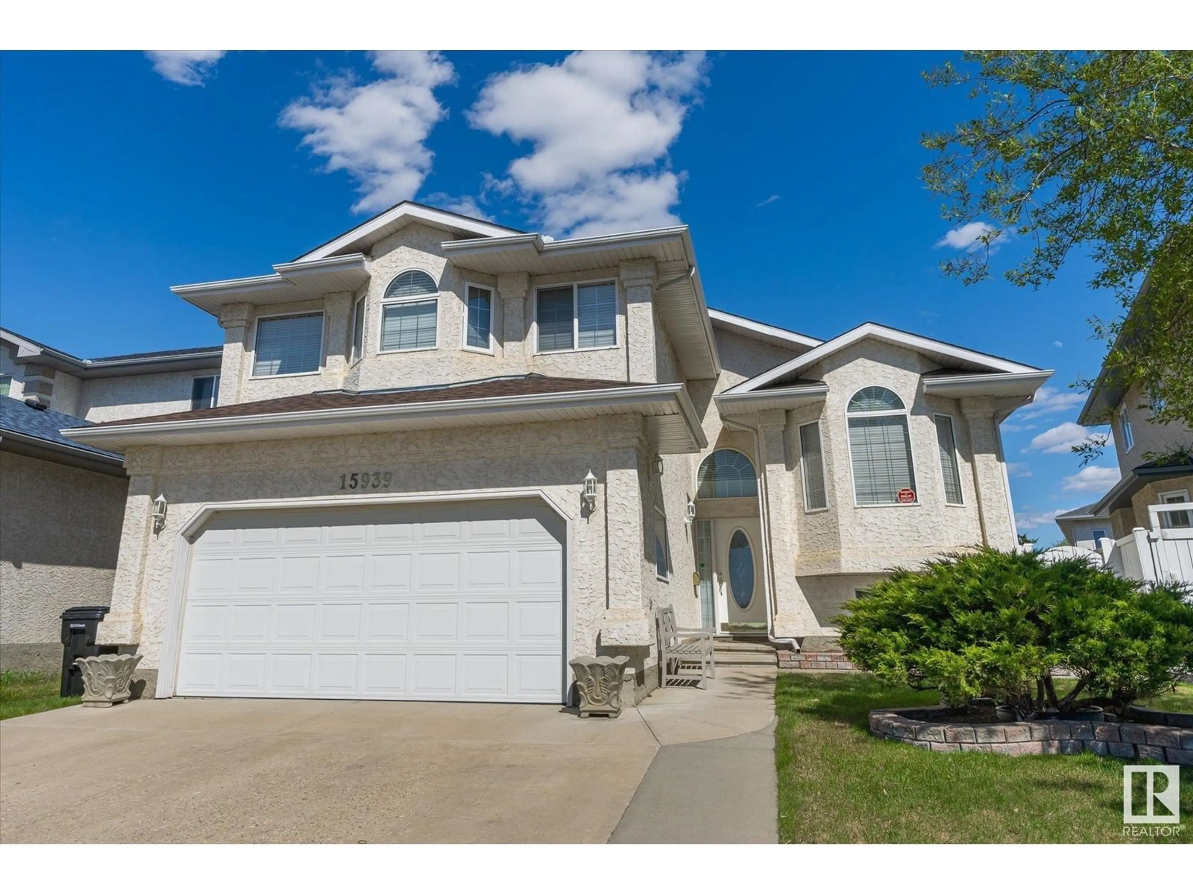 Home with vinyl exterior material, street for NW - 15939 88 ST, Edmonton Alberta T5Z3B7