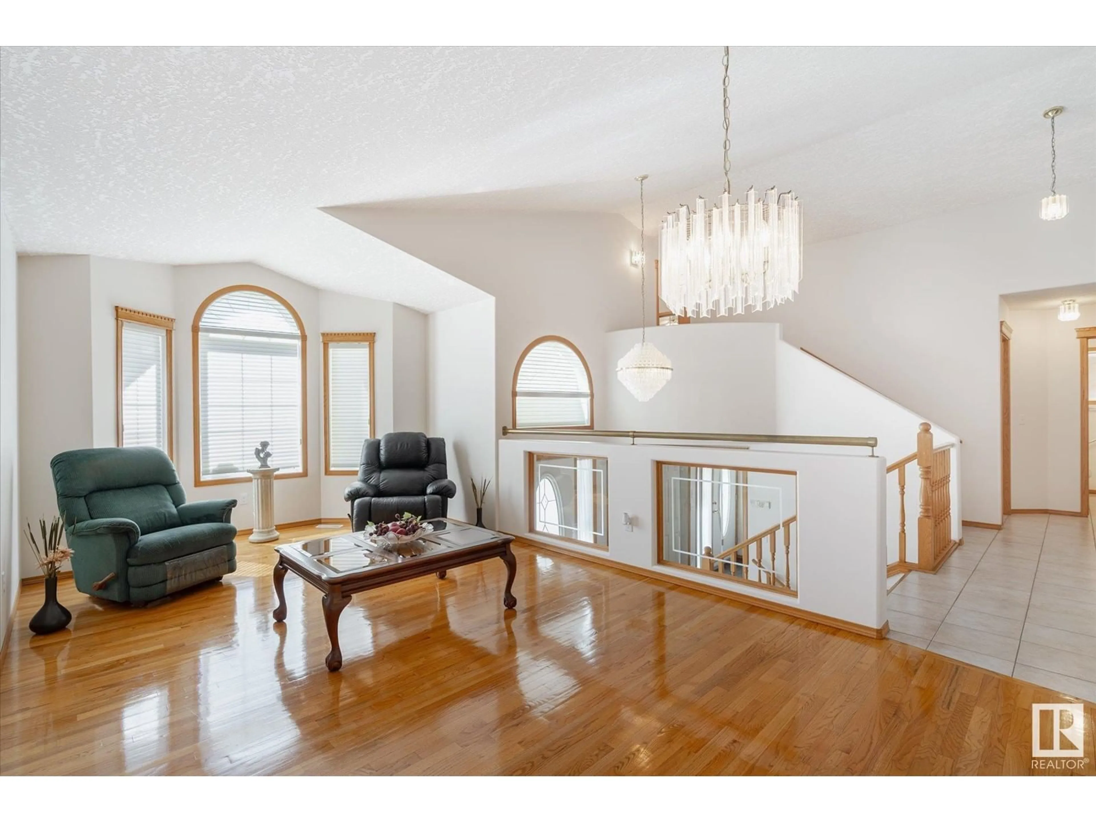 Indoor foyer for NW - 15939 88 ST, Edmonton Alberta T5Z3B7