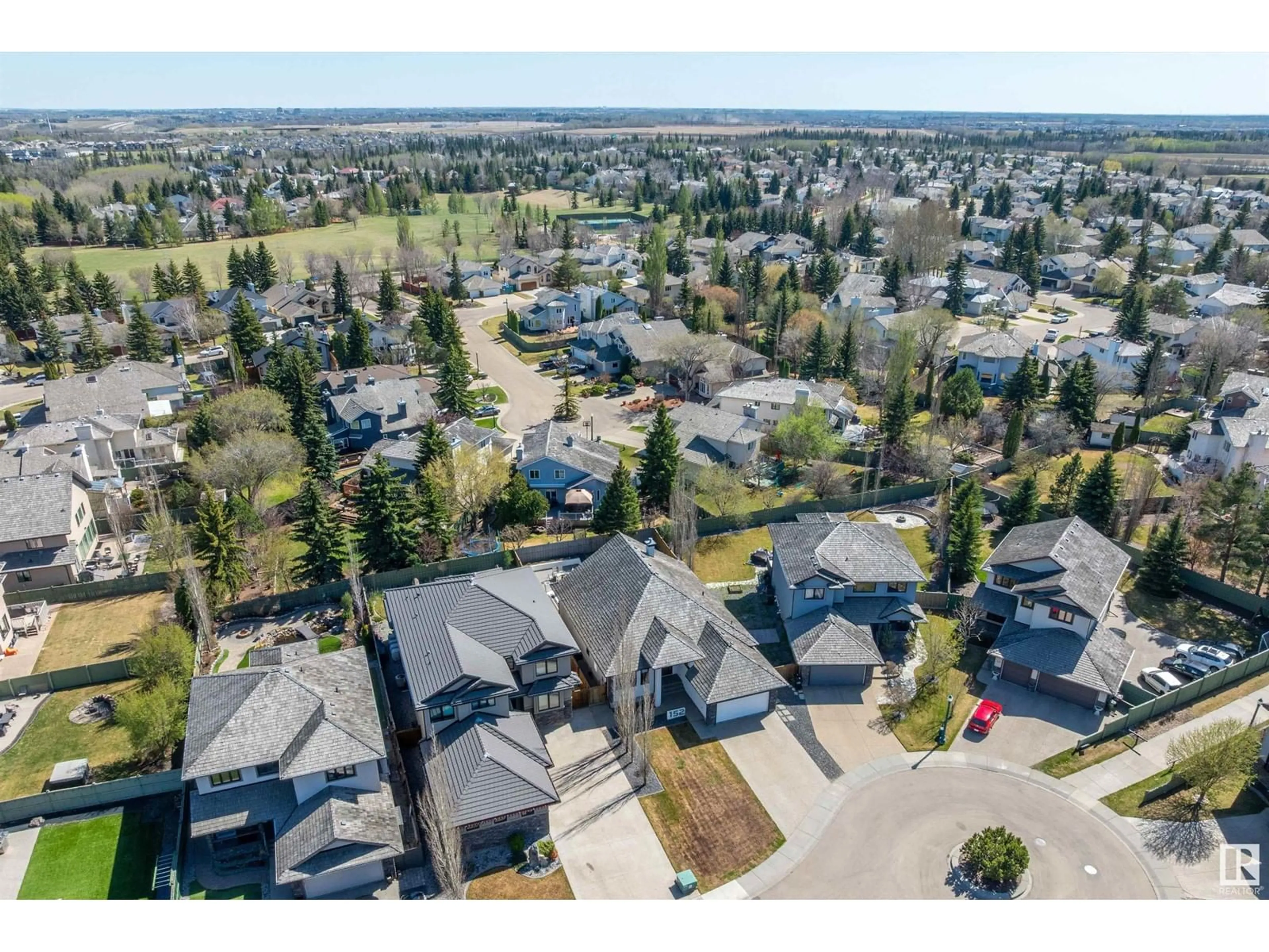 A pic from outside/outdoor area/front of a property/back of a property/a pic from drone, street for 152 WEBER CL, Edmonton Alberta T6M0L4