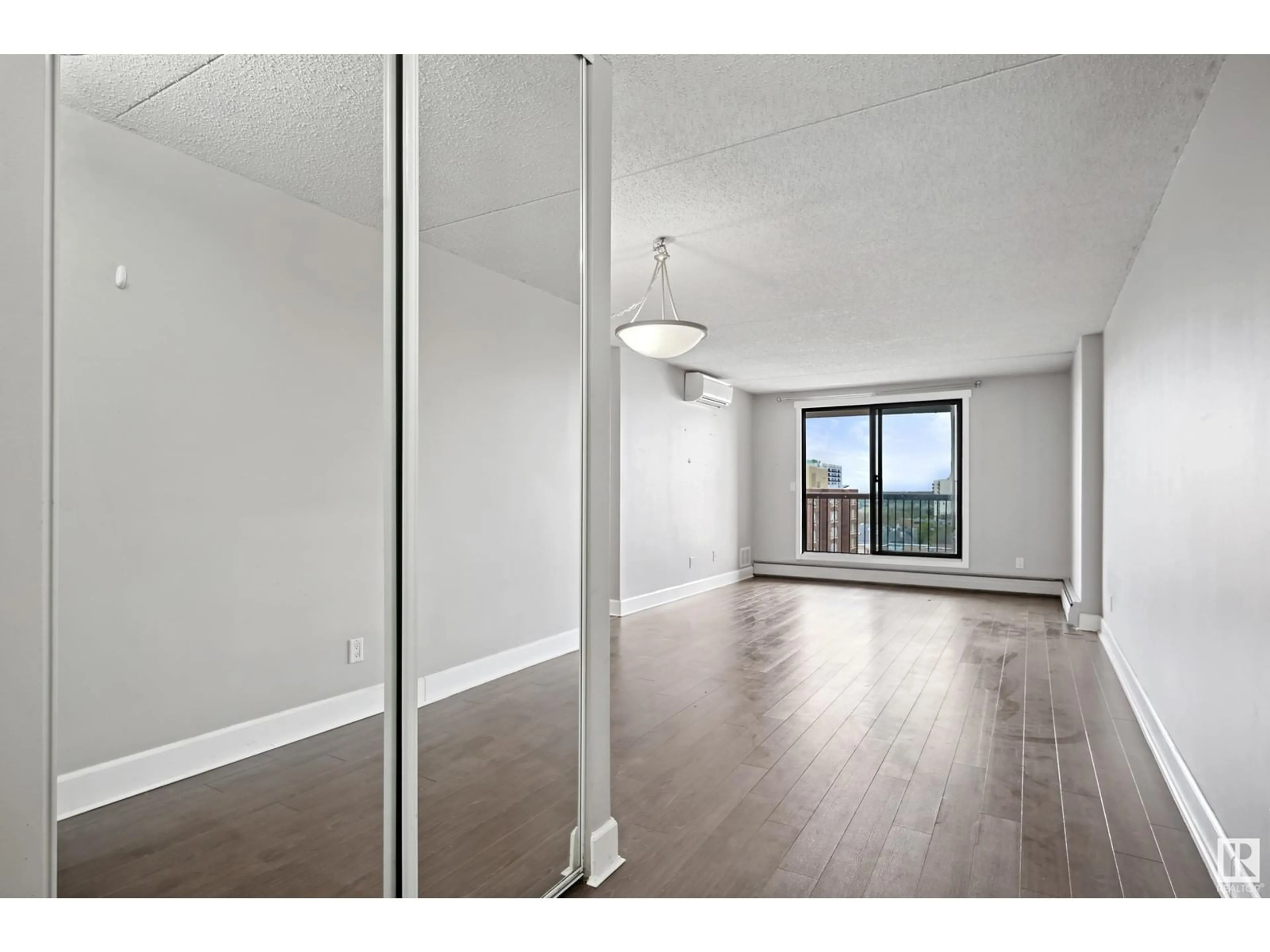 A pic of a room for 9917 - 1103 110 ST, Edmonton Alberta T5K2N4