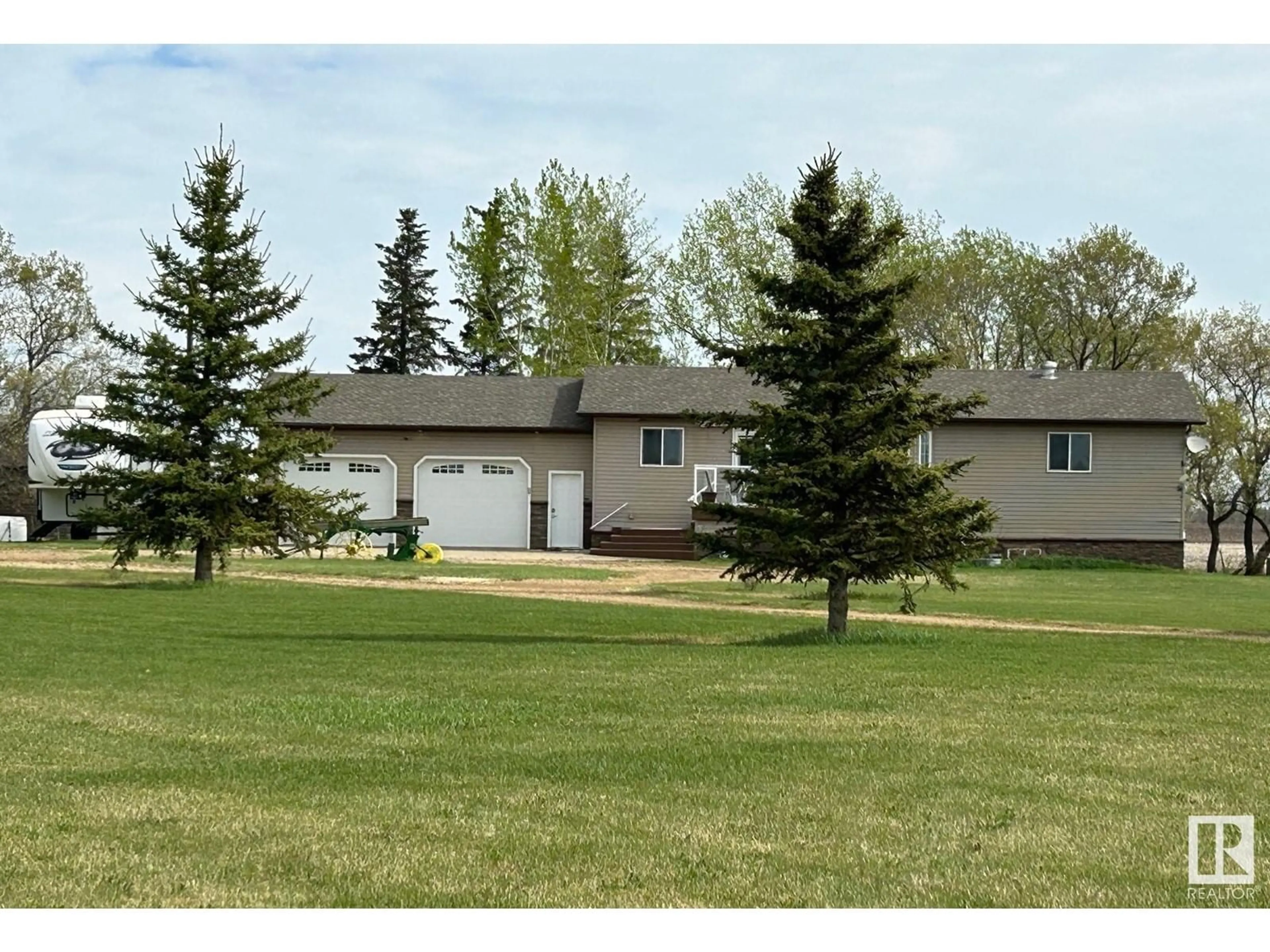 A pic from outside/outdoor area/front of a property/back of a property/a pic from drone, street for 61101 RGE RD 261, Rural Westlock County Alberta T7P2P4