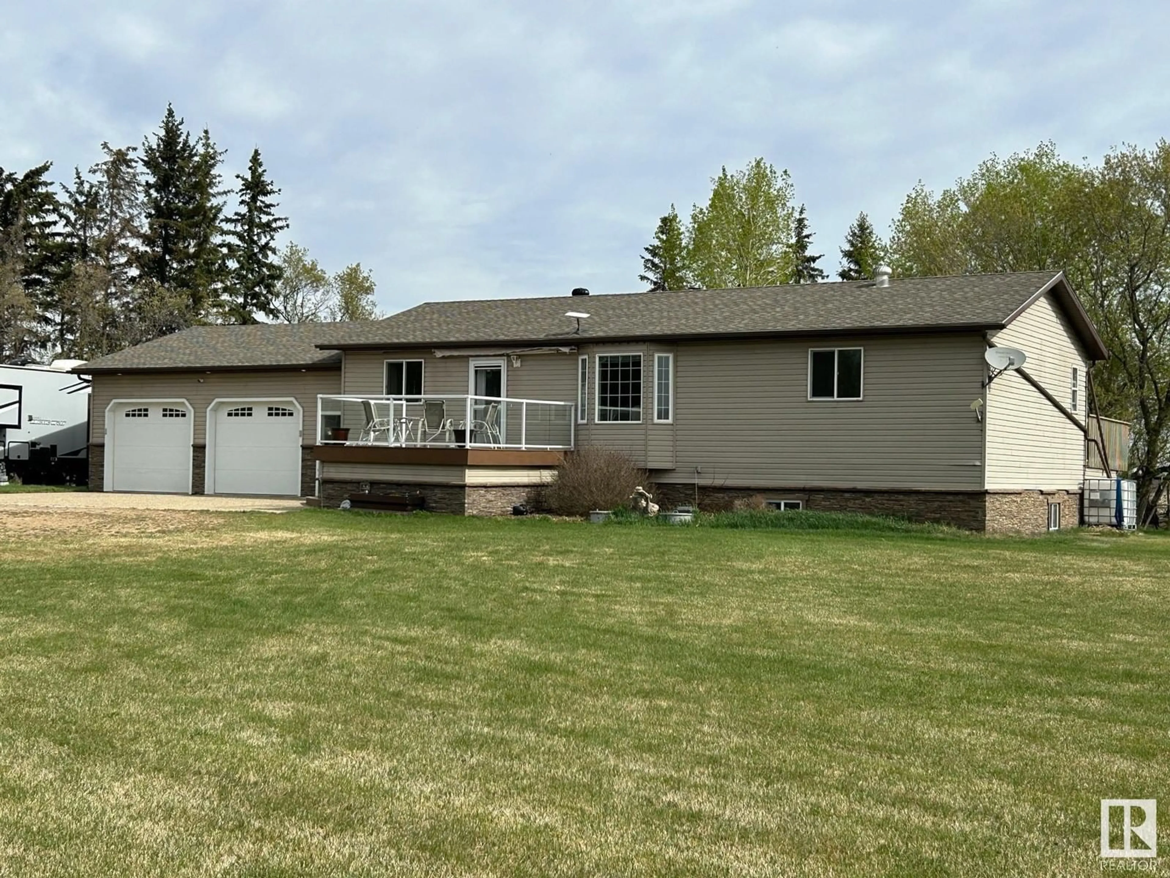 A pic from outside/outdoor area/front of a property/back of a property/a pic from drone, street for 61101 RGE RD 261, Rural Westlock County Alberta T7P2P4