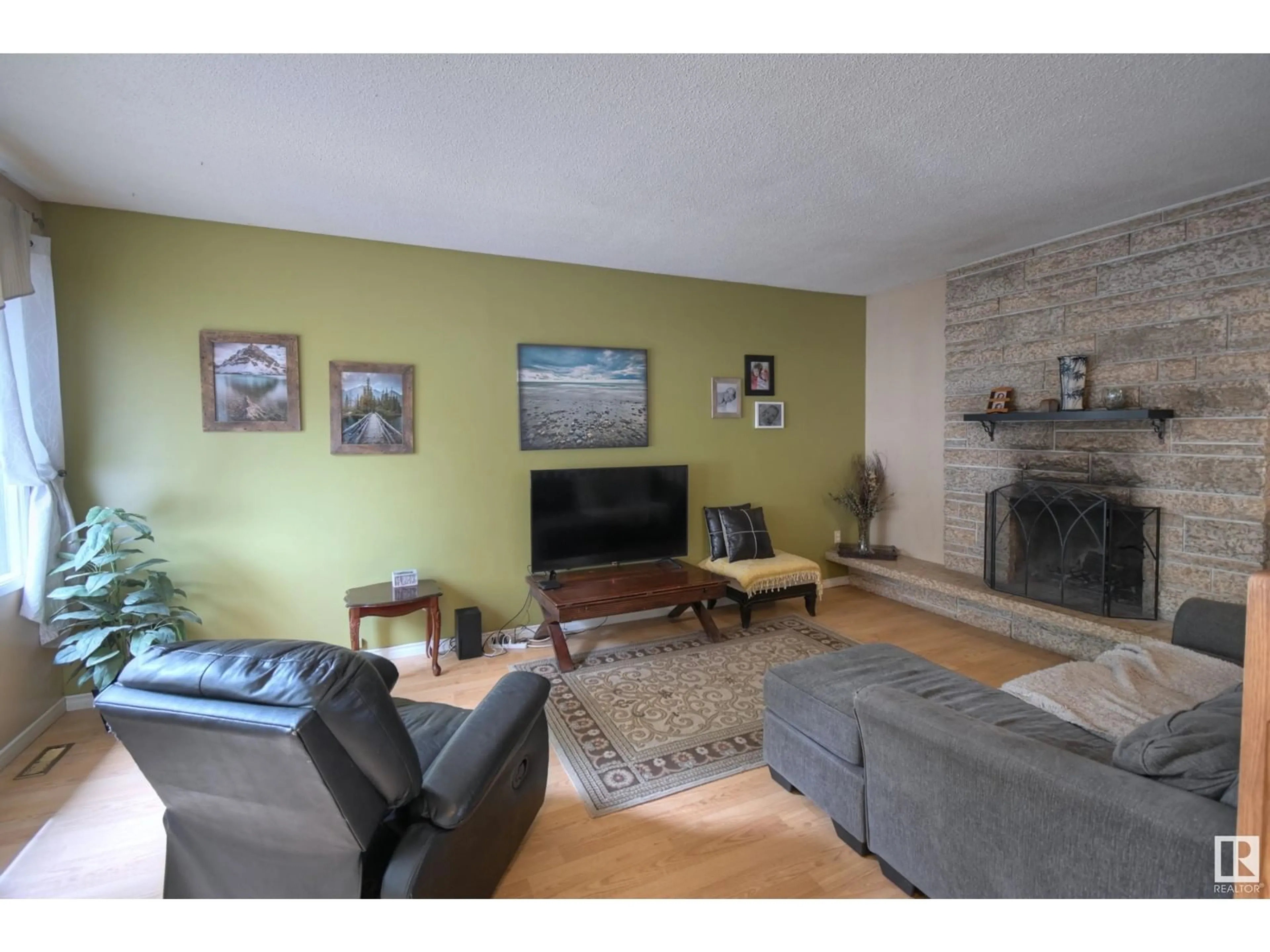 Living room with furniture, unknown for 29 BEECHMONT CR, Spruce Grove Alberta T7X1E8