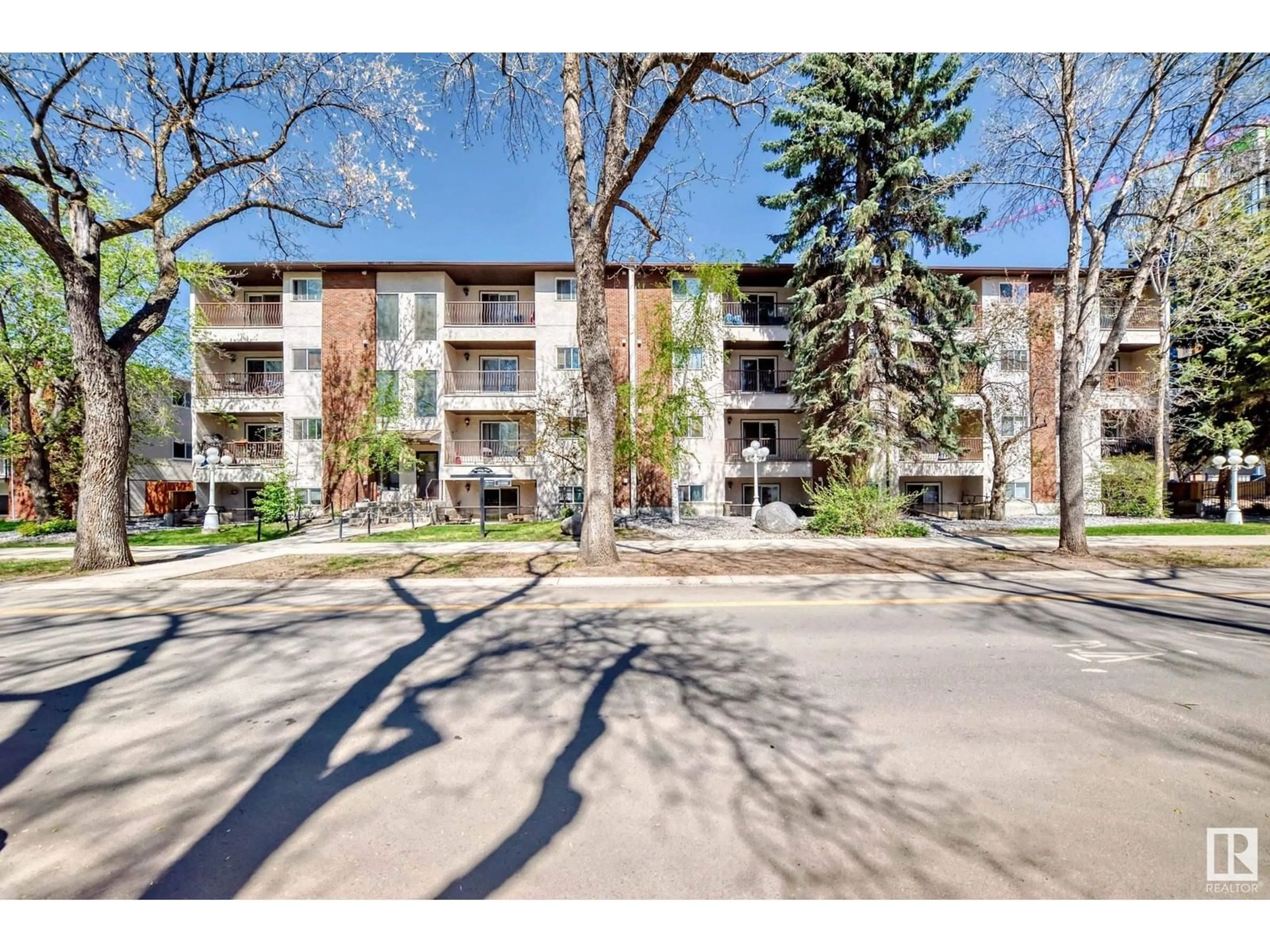 Unknown for #003 - 10520 80 AV, Edmonton Alberta T6E1V3