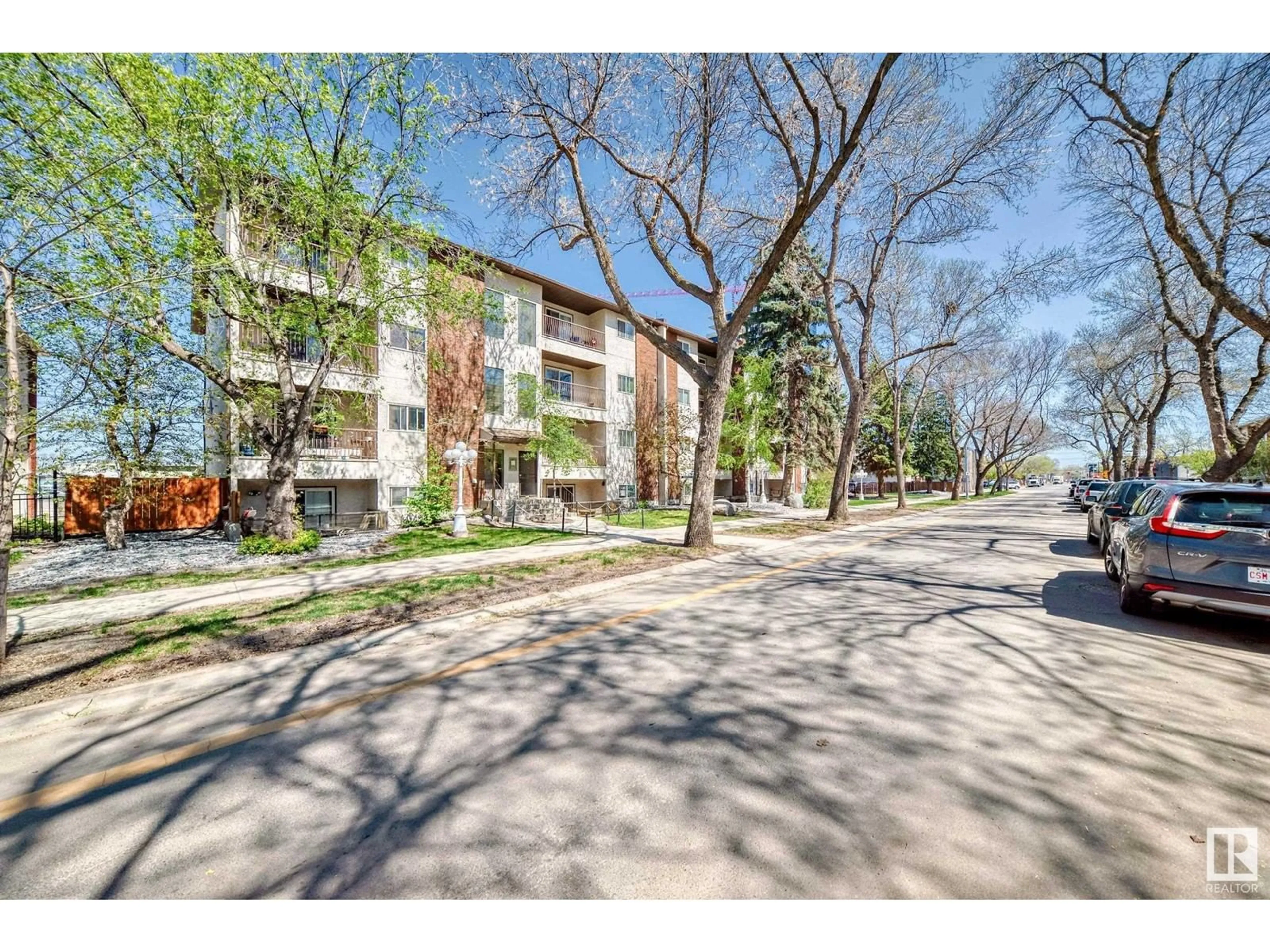 Unknown for #003 - 10520 80 AV, Edmonton Alberta T6E1V3