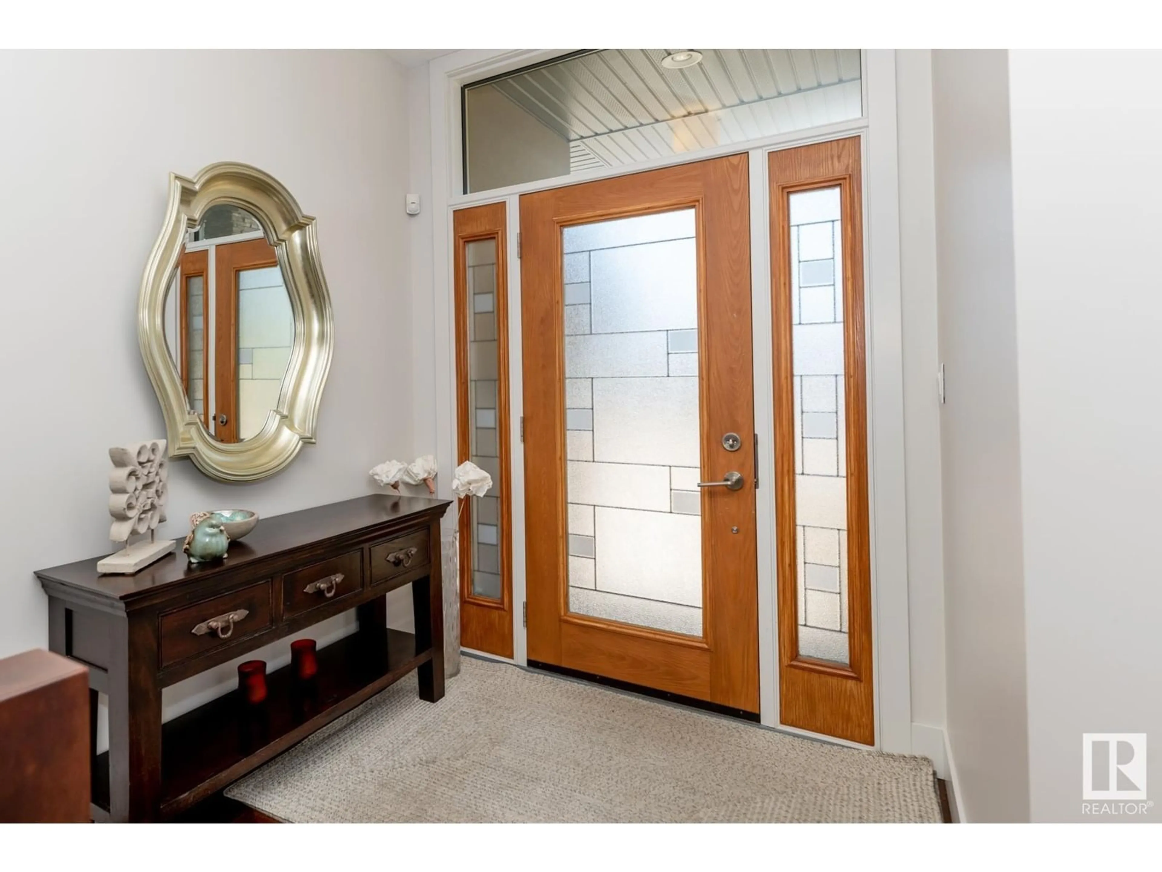 Indoor entryway for NW - 7358 MAY CM, Edmonton Alberta T6R0V7