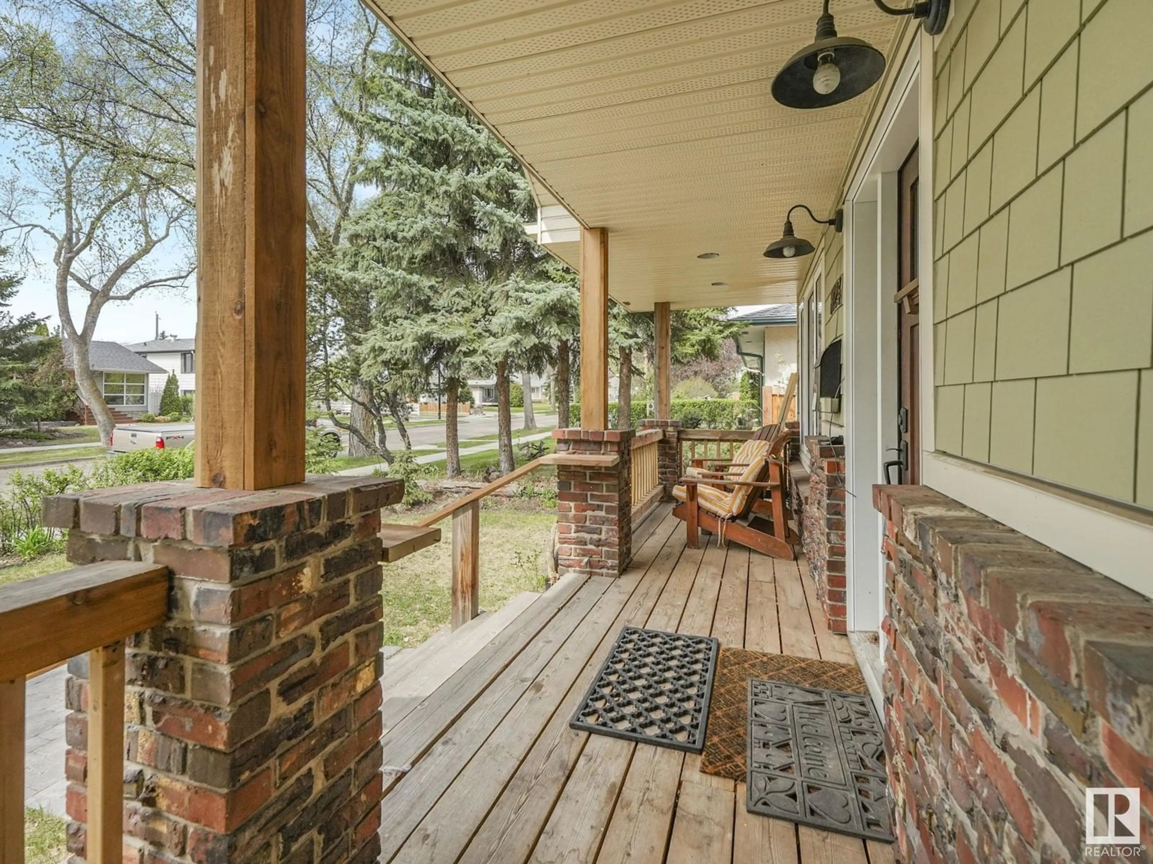 Patio, street for NW - 8724 92B AV, Edmonton Alberta T6C1S9