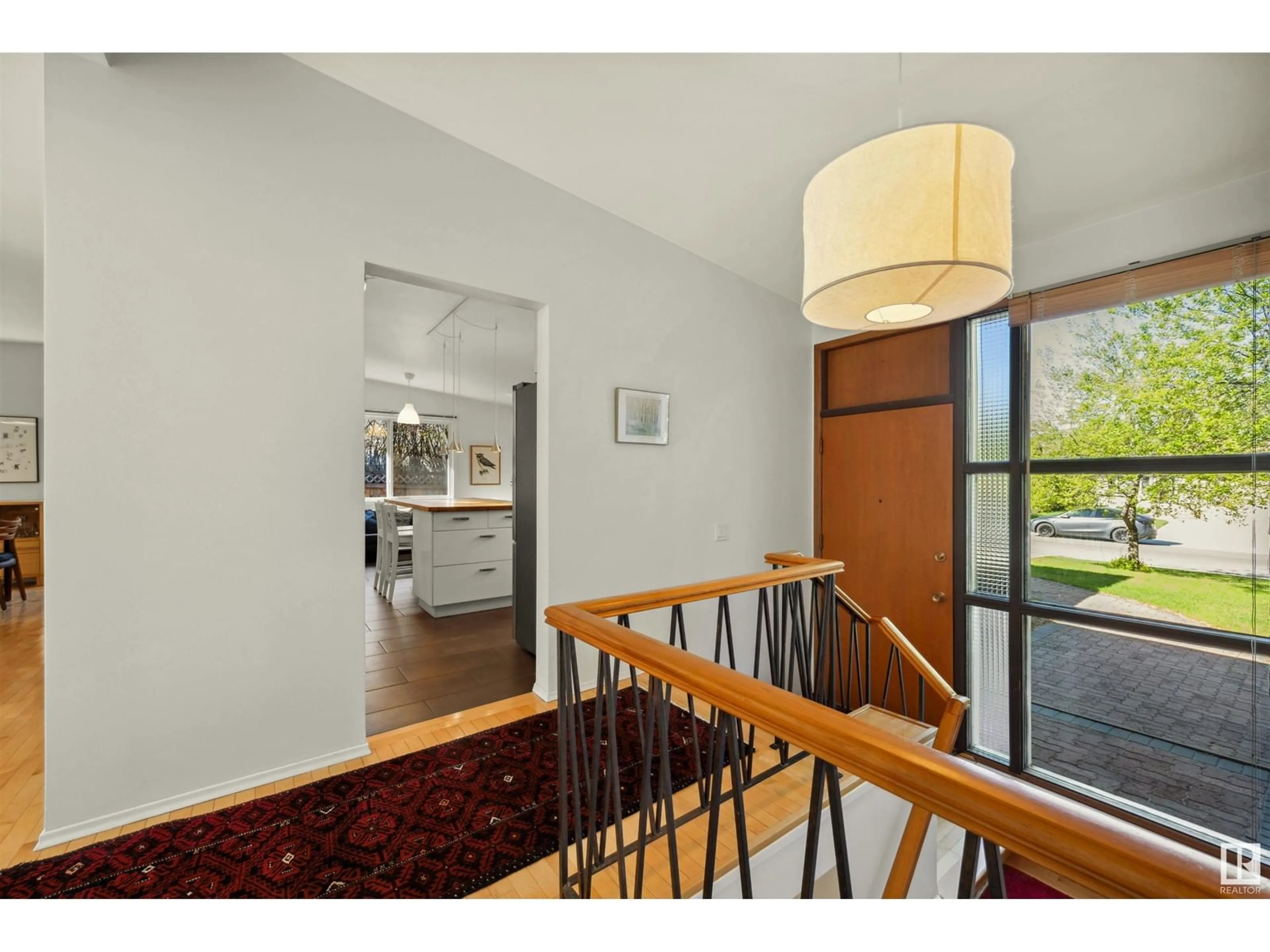 Indoor foyer for NW - 5723 109A ST, Edmonton Alberta T6H3C4