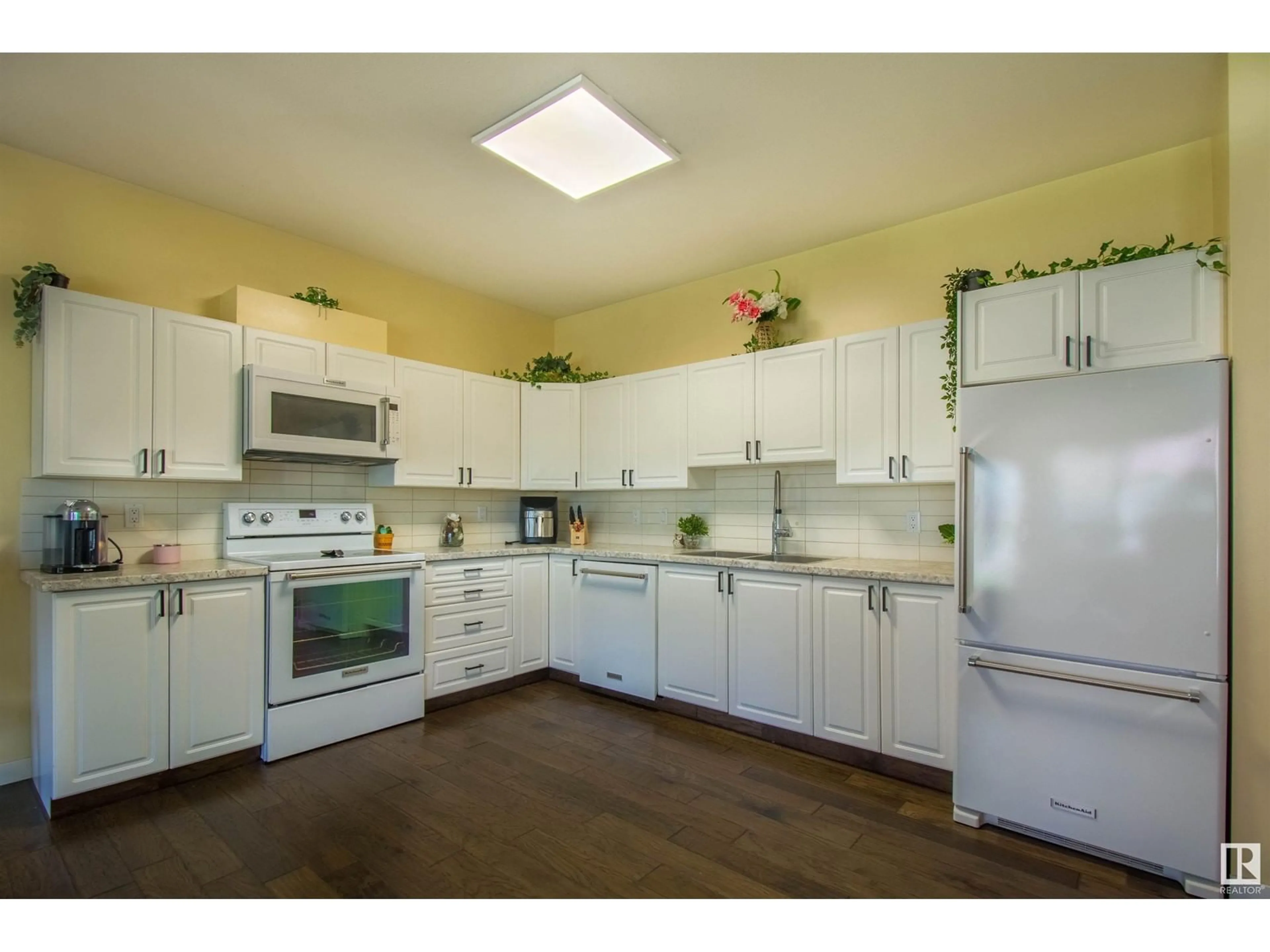 Standard kitchen, ceramic/tile floor for #103 - 10033 110 ST NW, Edmonton Alberta T5K1J5