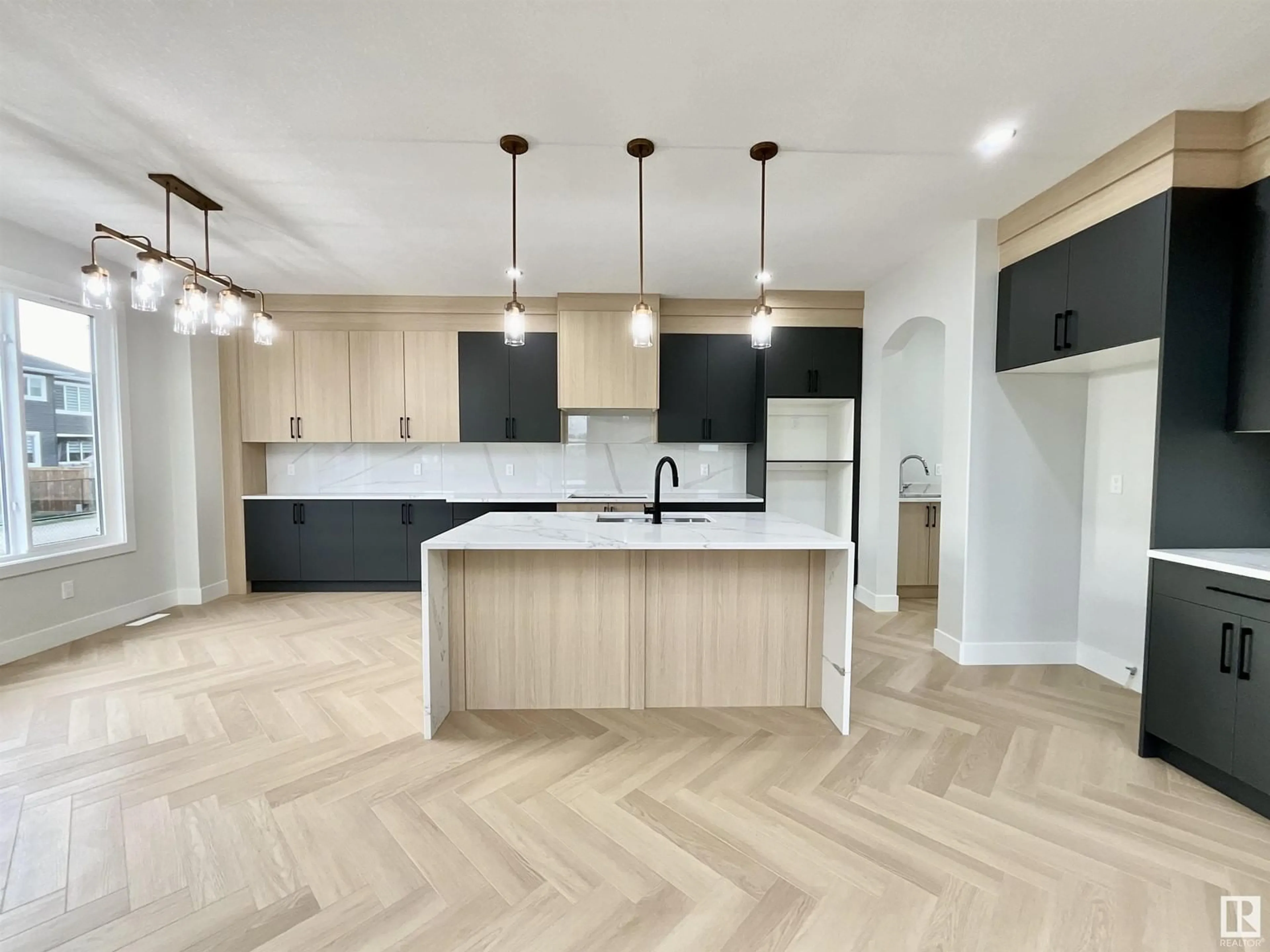 Open concept kitchen, unknown for 2 BAKER ST, Ardrossan Alberta T8E0B6