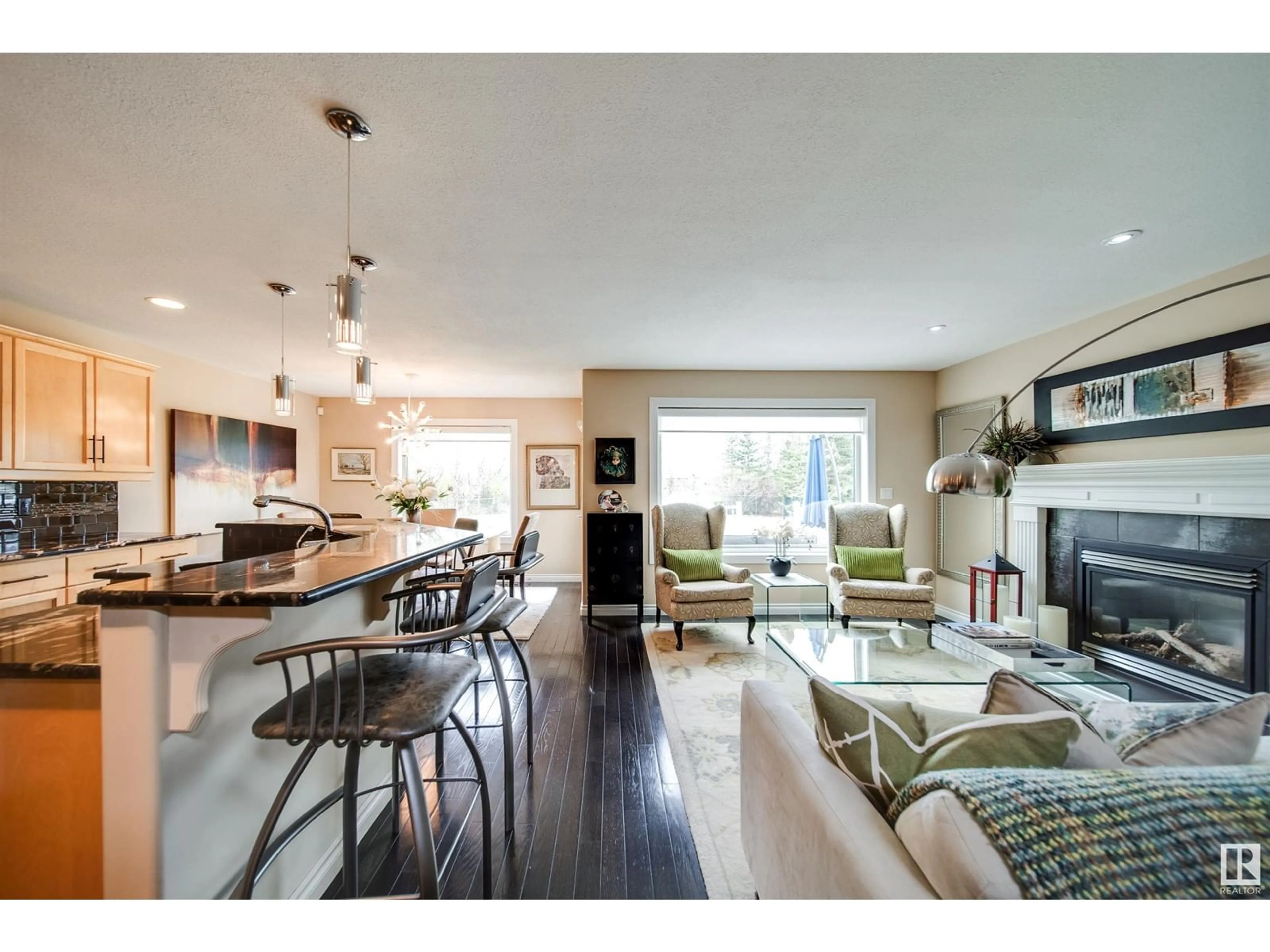 Unknown for 18 211 BLACKBURN E SW, Edmonton Alberta T6W1C8