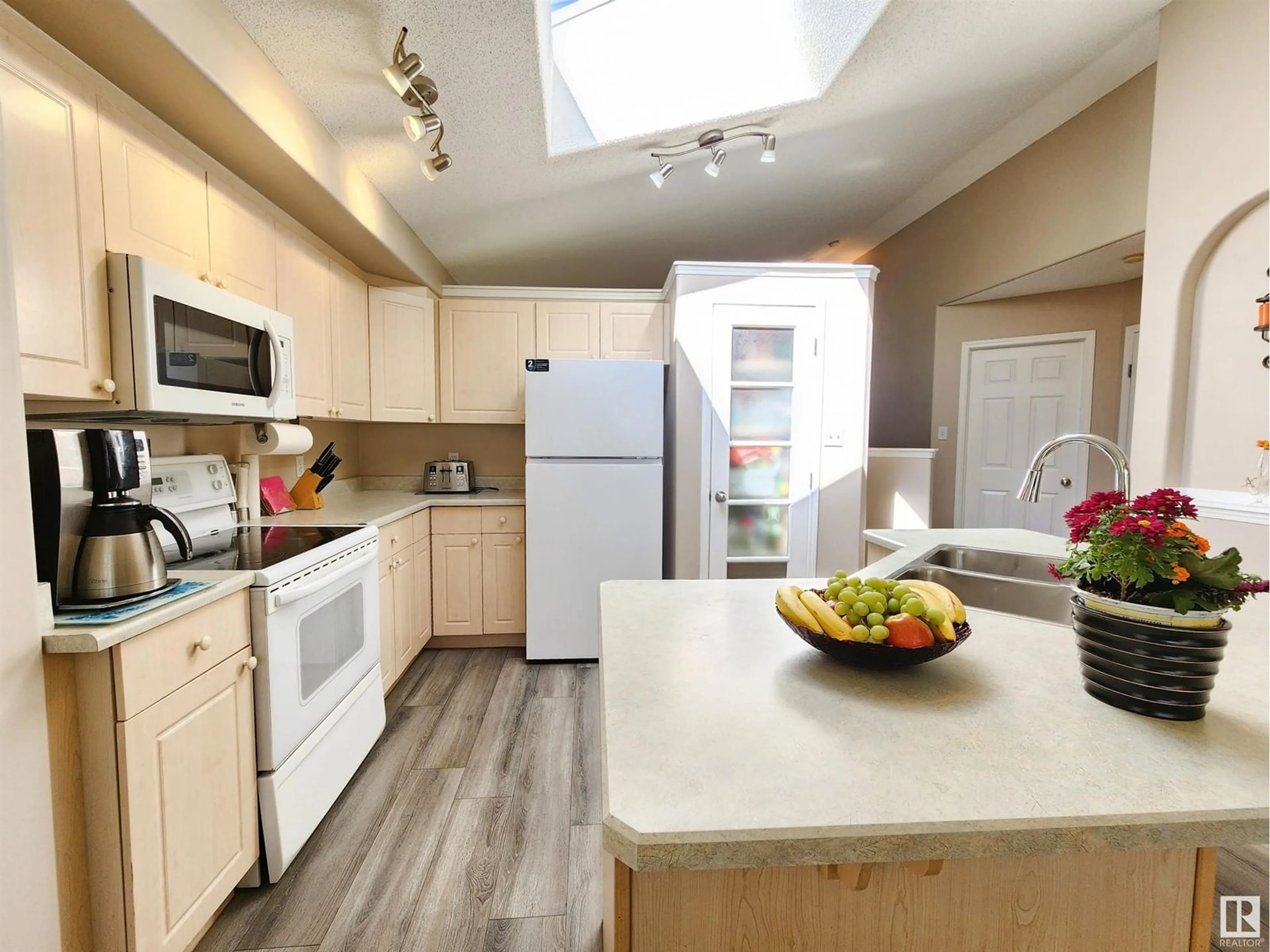 Unknown for 3709 22A ST, Edmonton Alberta T6T1V7