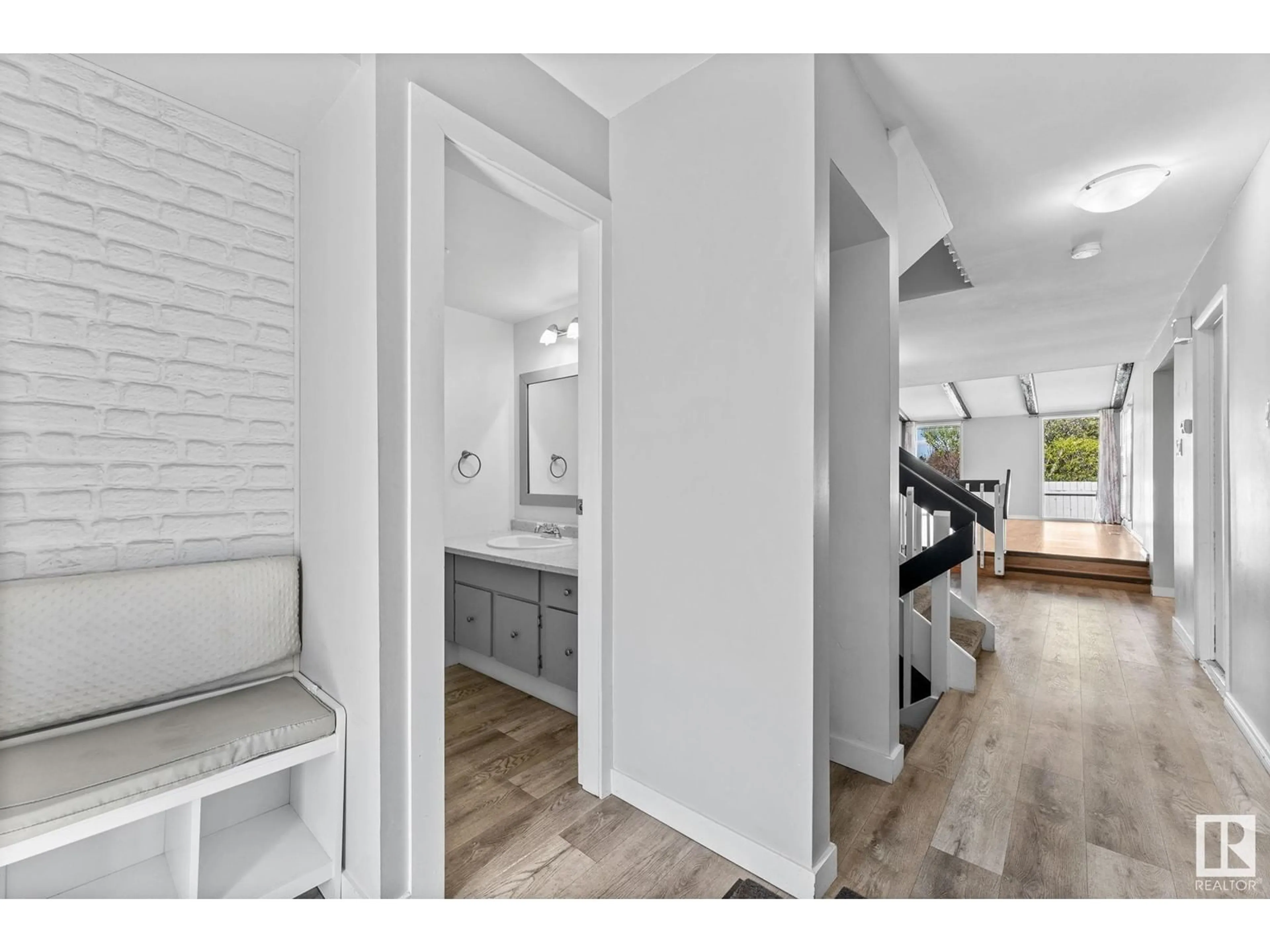 Open concept kitchen, unknown for 142 LEE RIDGE RD, Edmonton Alberta T6K0M9