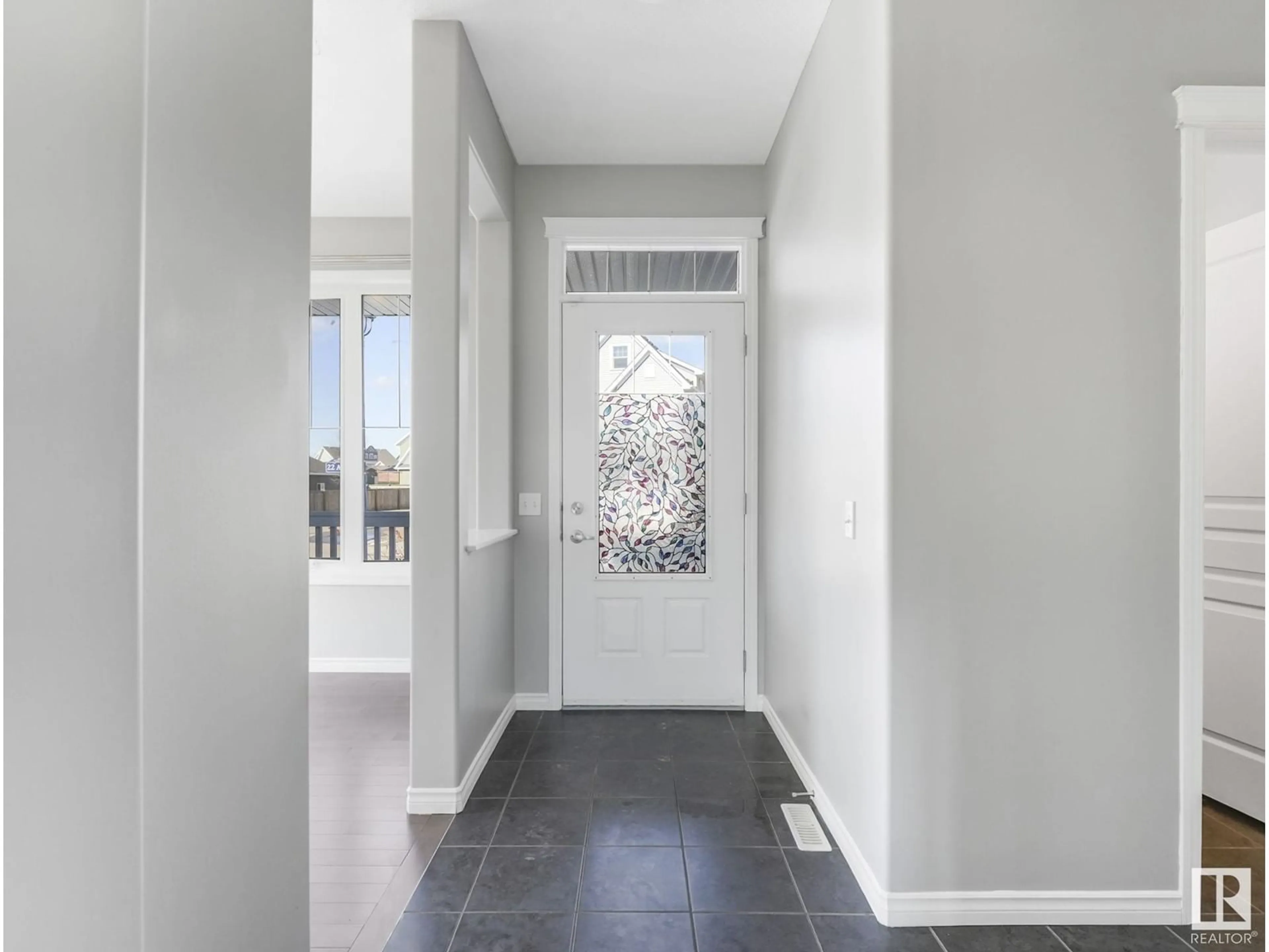 Indoor entryway for SW - 7043 22 AV, Edmonton Alberta T6X0T8