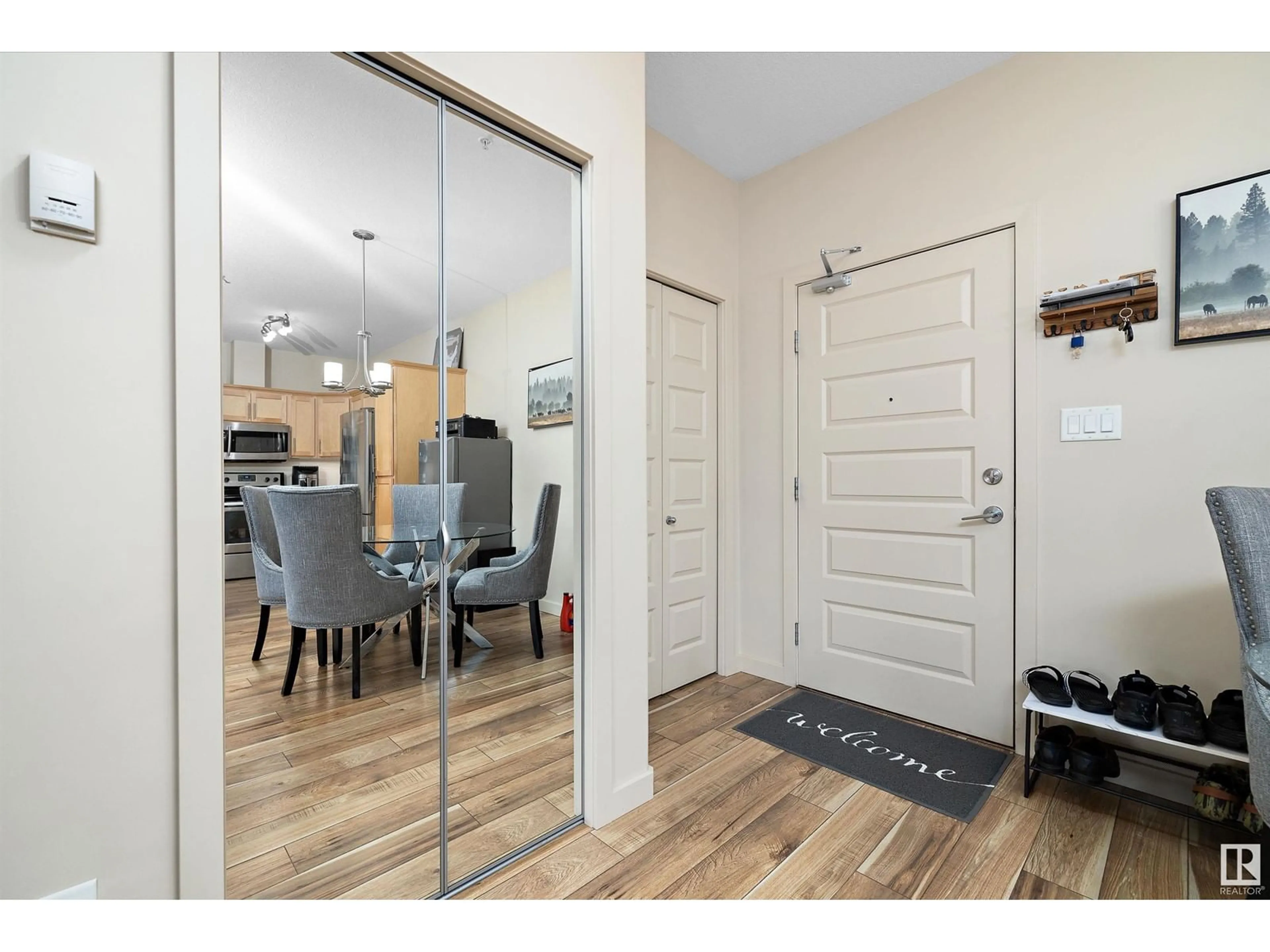 Indoor entryway for #214 - 304 AMBLESIDE LI, Edmonton Alberta T6W0V2