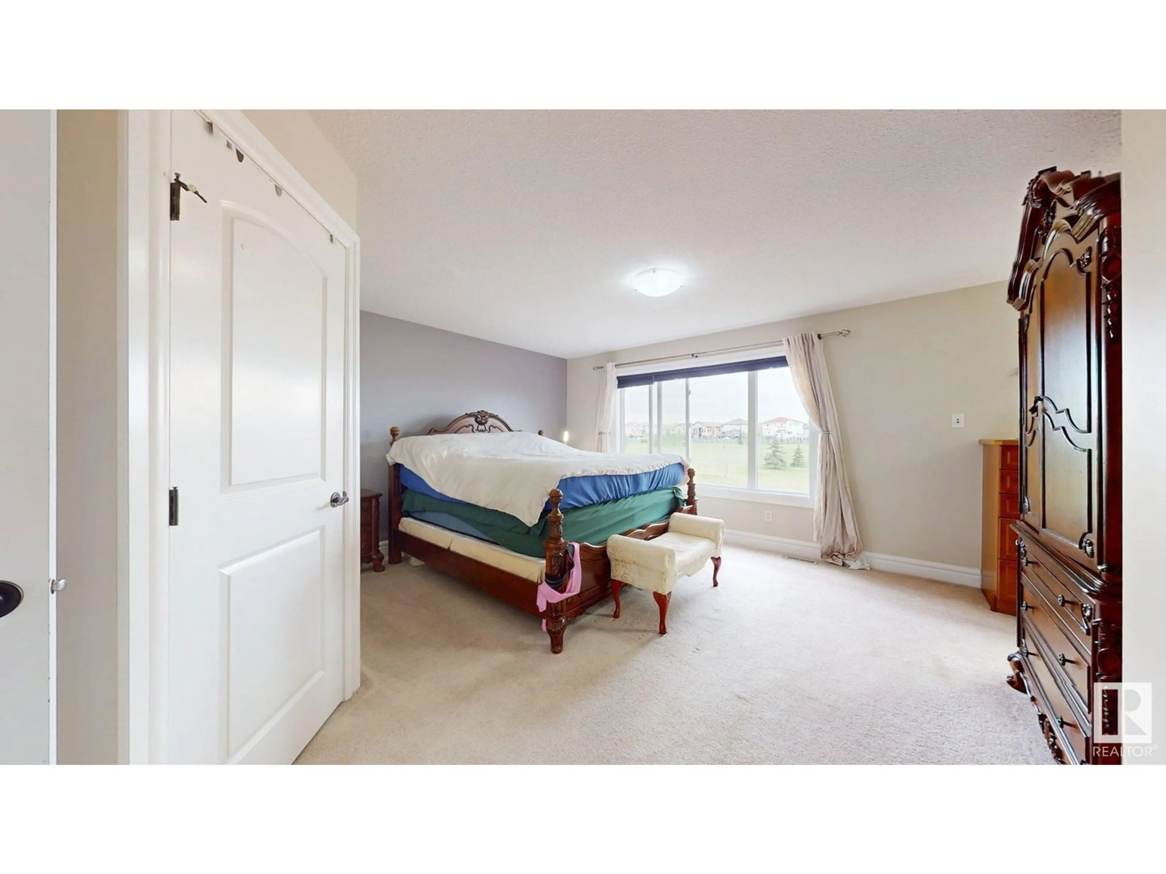 A pic of a room for NW - 4224 157 AV, Edmonton Alberta T5Y0C9
