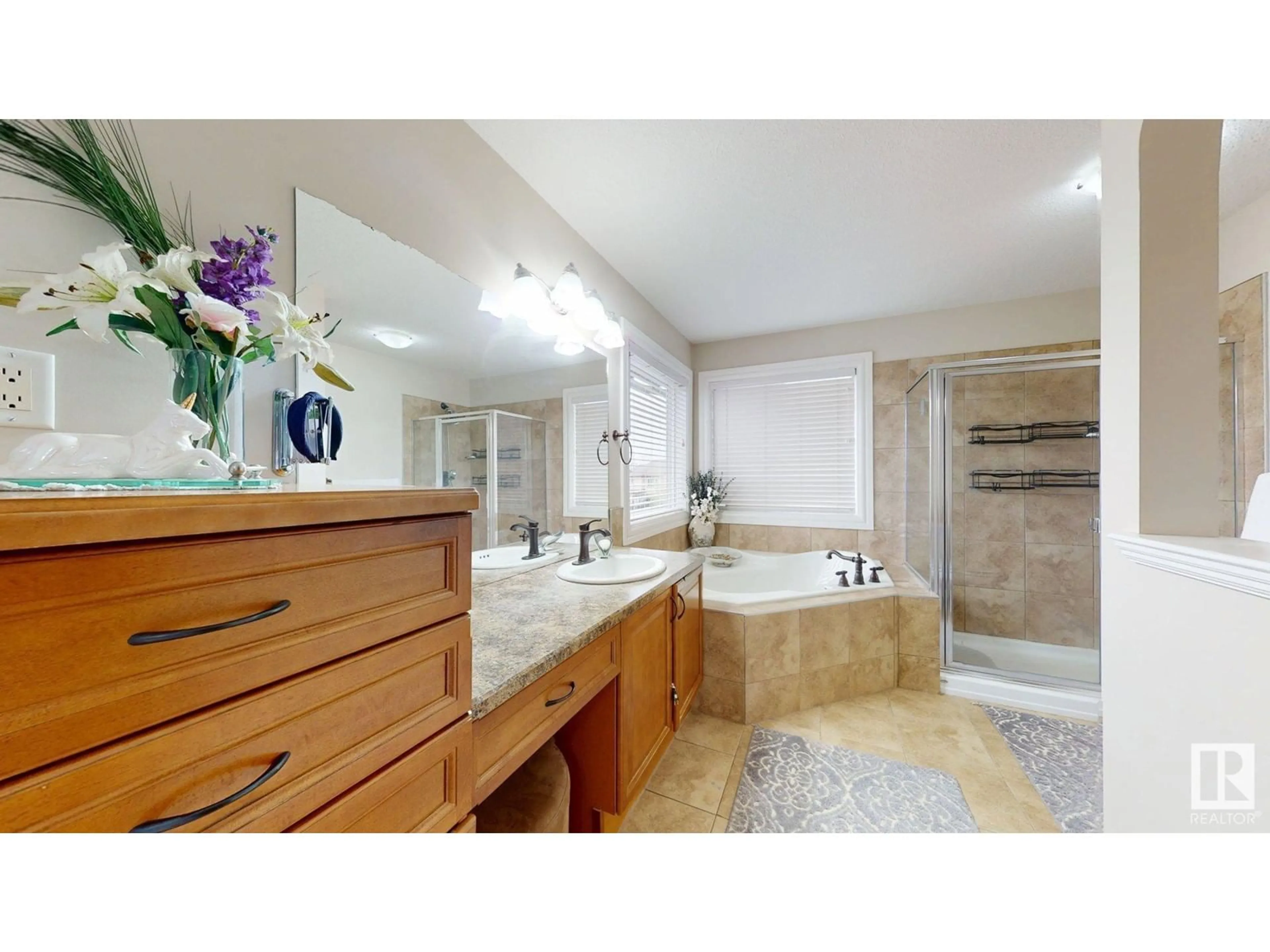 Contemporary bathroom, ceramic/tile floor for NW - 4224 157 AV, Edmonton Alberta T5Y0C9