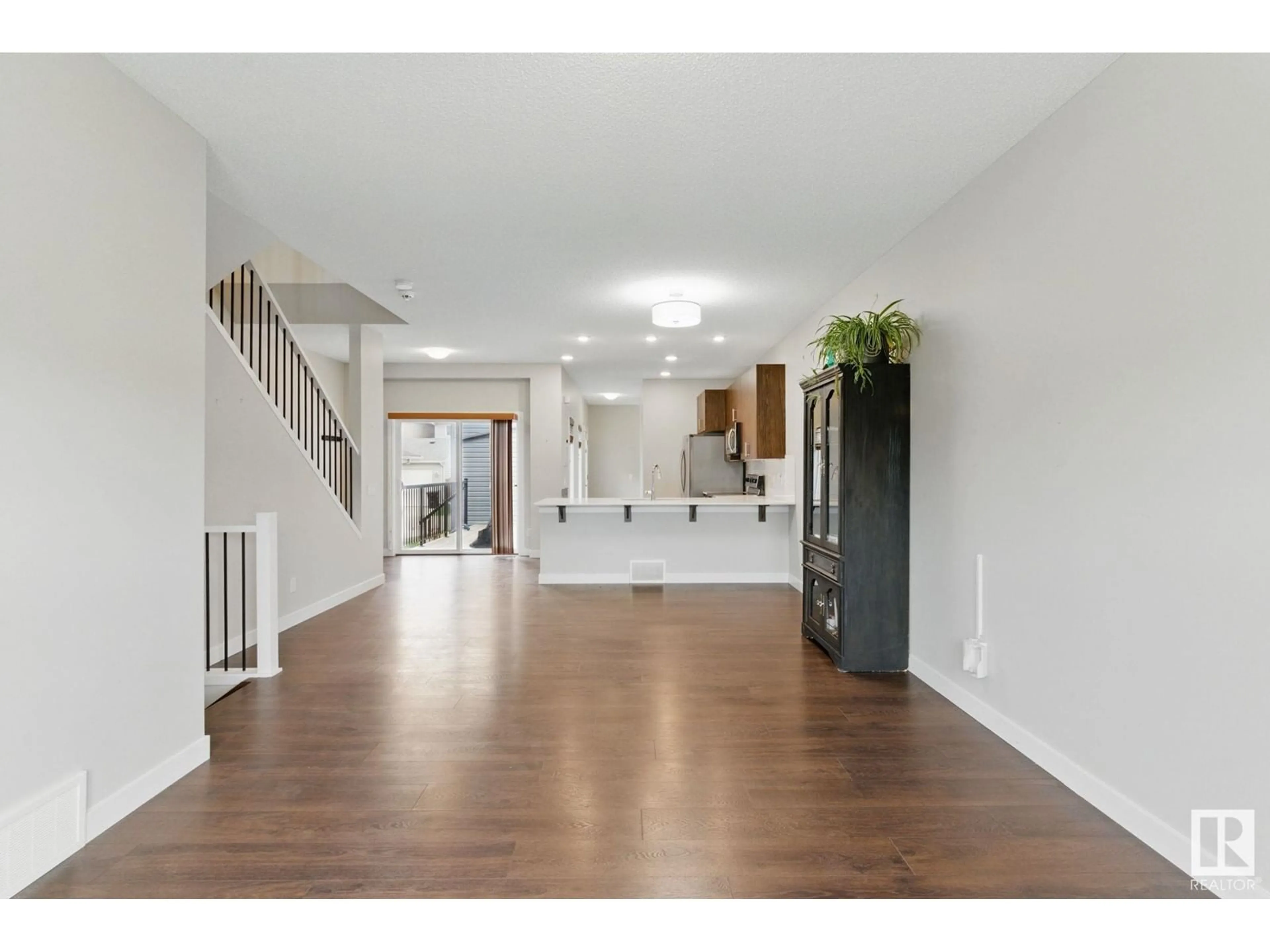 Indoor entryway for 3069 COUGHLAN LN, Edmonton Alberta T6W3N8