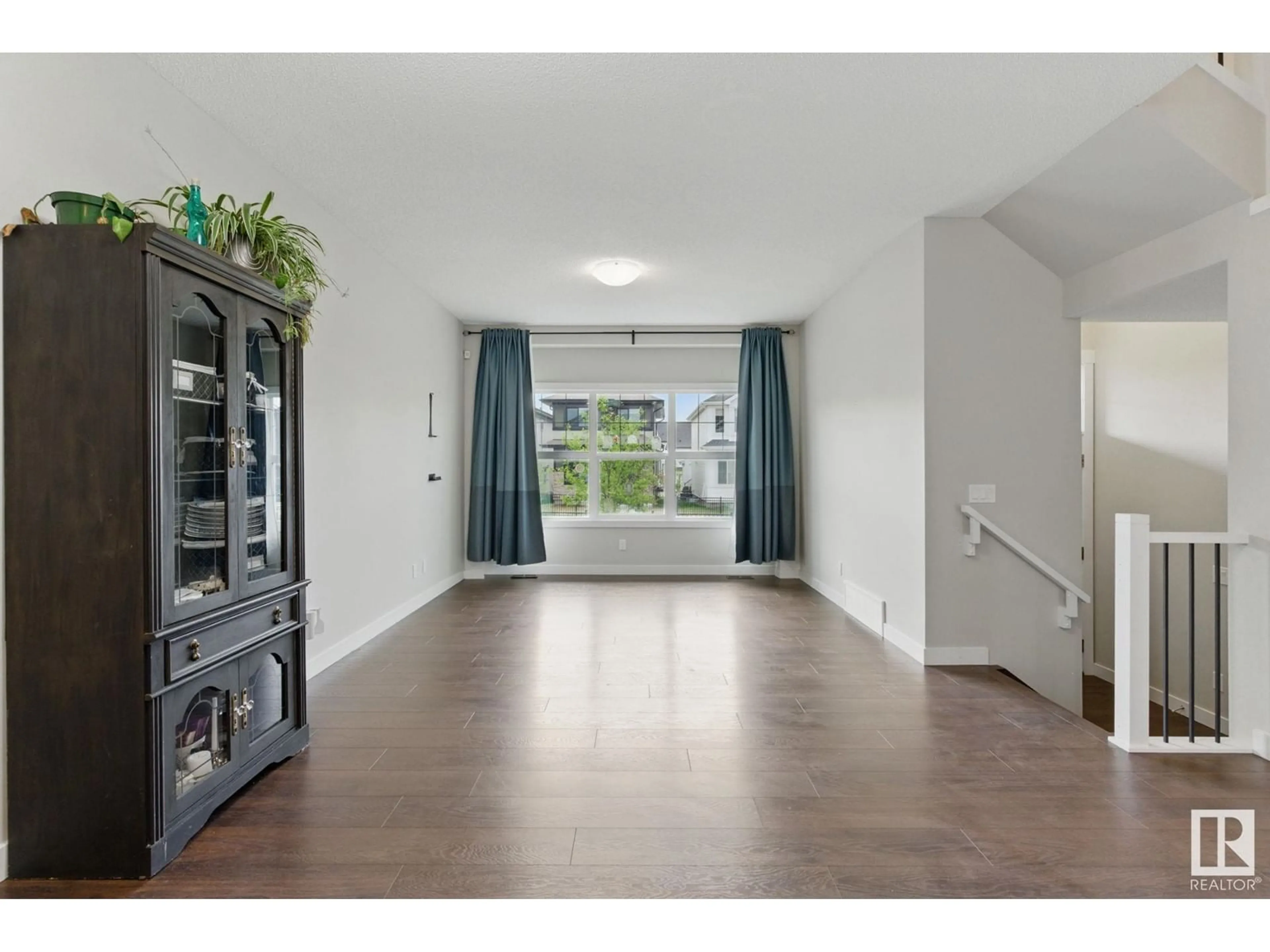 Indoor entryway for 3069 COUGHLAN LN, Edmonton Alberta T6W3N8