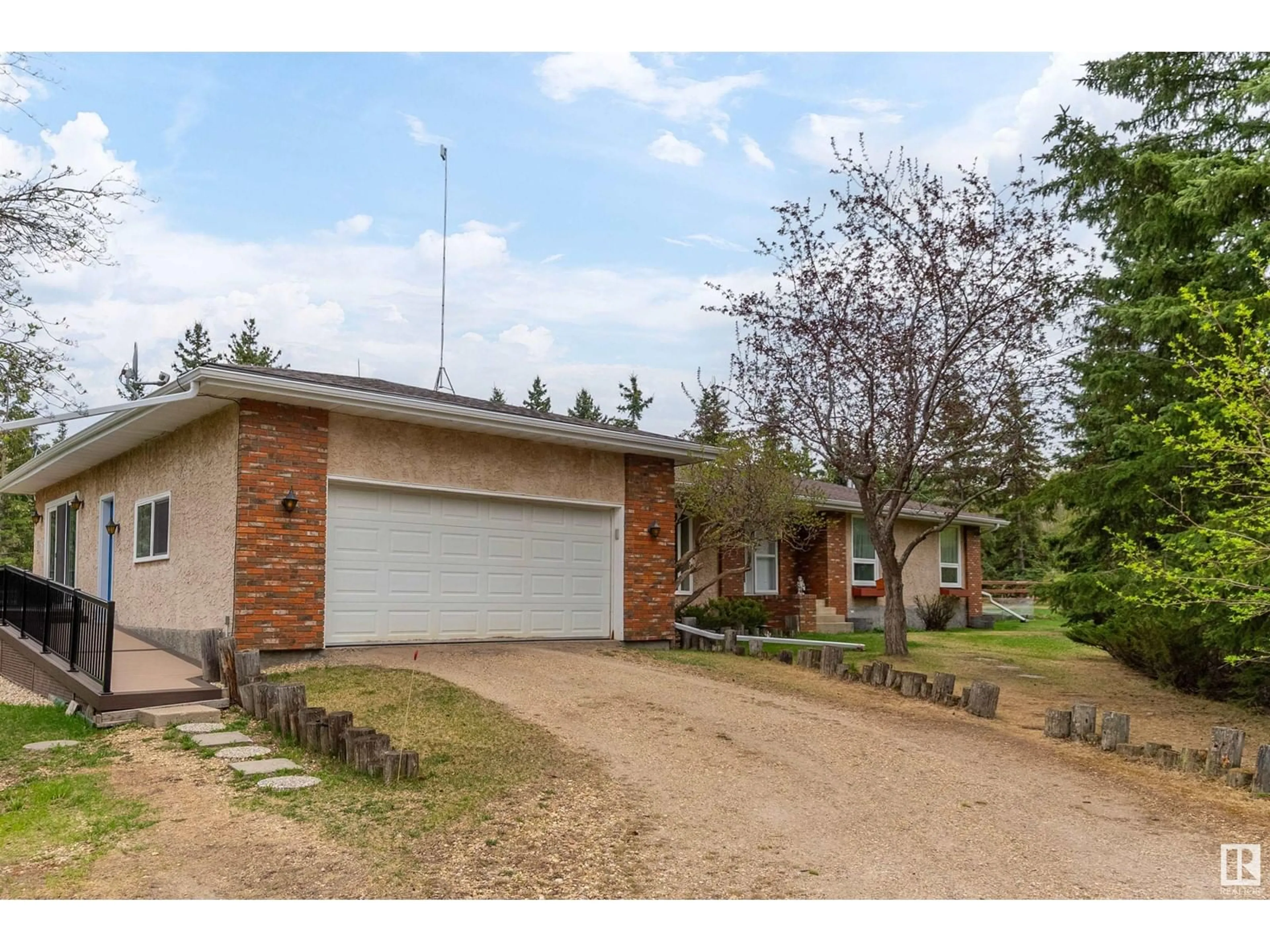 A pic from outside/outdoor area/front of a property/back of a property/a pic from drone, street for 52510 - 313 RGE ROAD 213, Rural Strathcona County Alberta T8G2E5