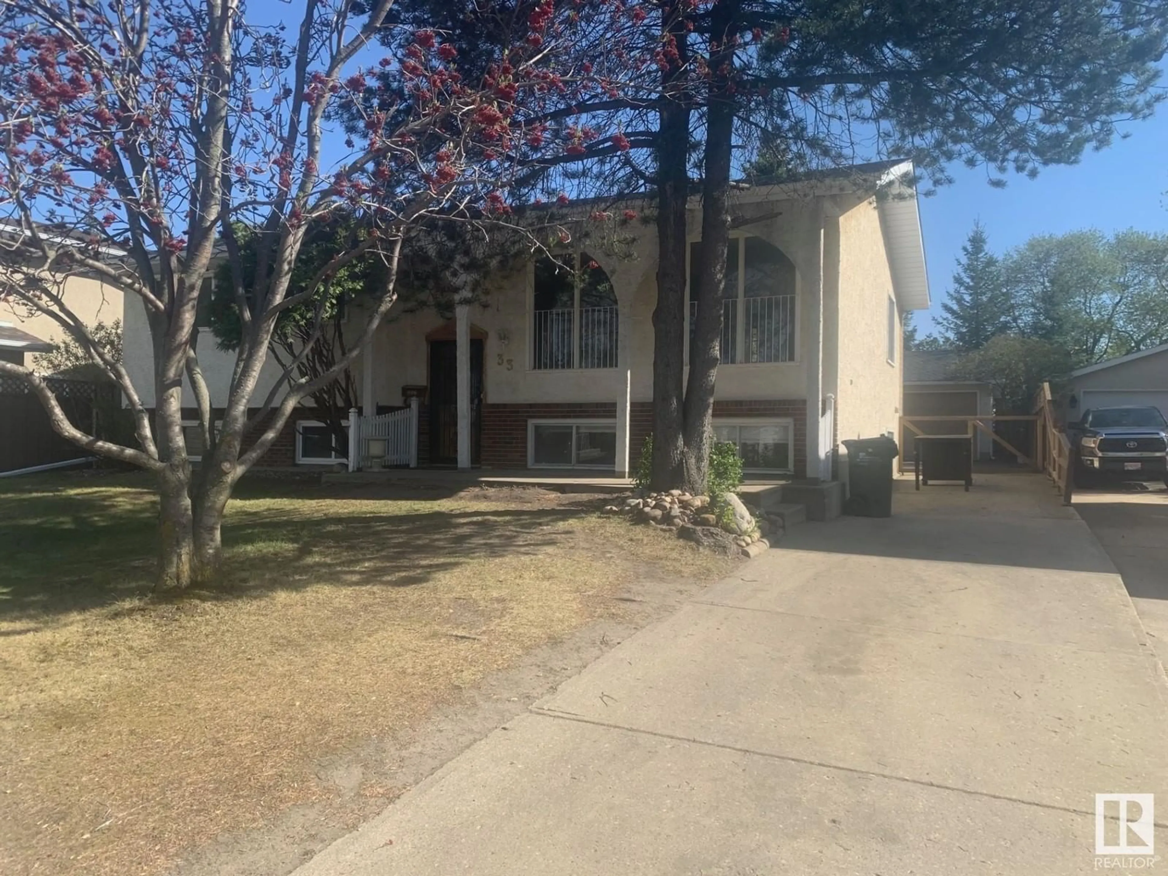 Unknown for 33 GREYSTONE CR, Sherwood Park Alberta T8A3E3