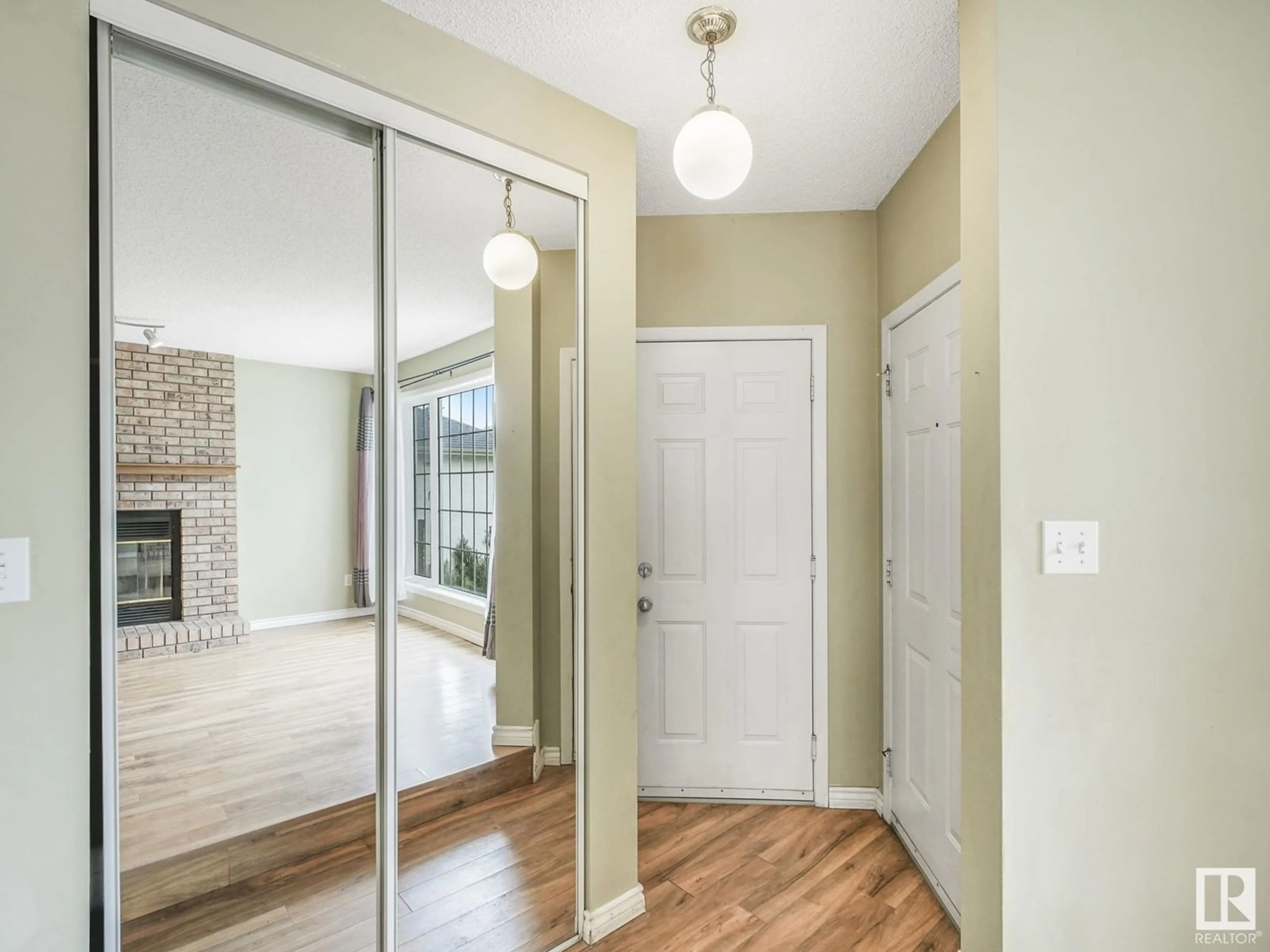 Indoor entryway for 840 113A ST ST, Edmonton Alberta T6J6W4