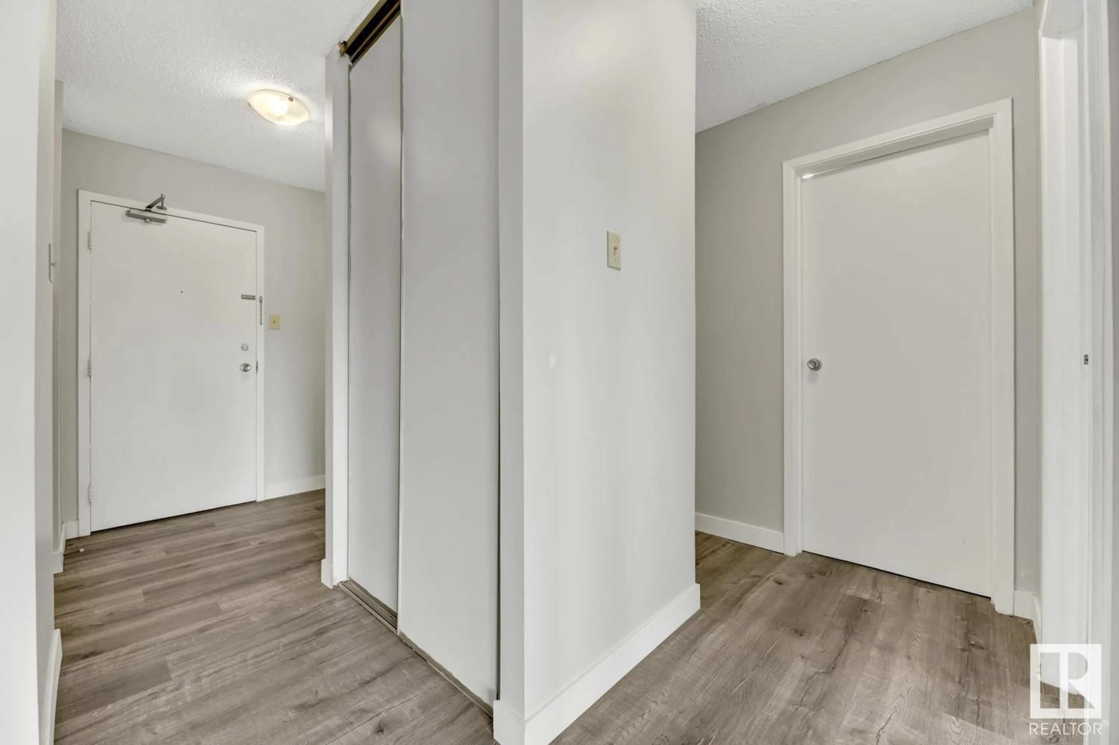 Unknown for 708 - 10175 114 ST NW, Edmonton Alberta T5K2L4