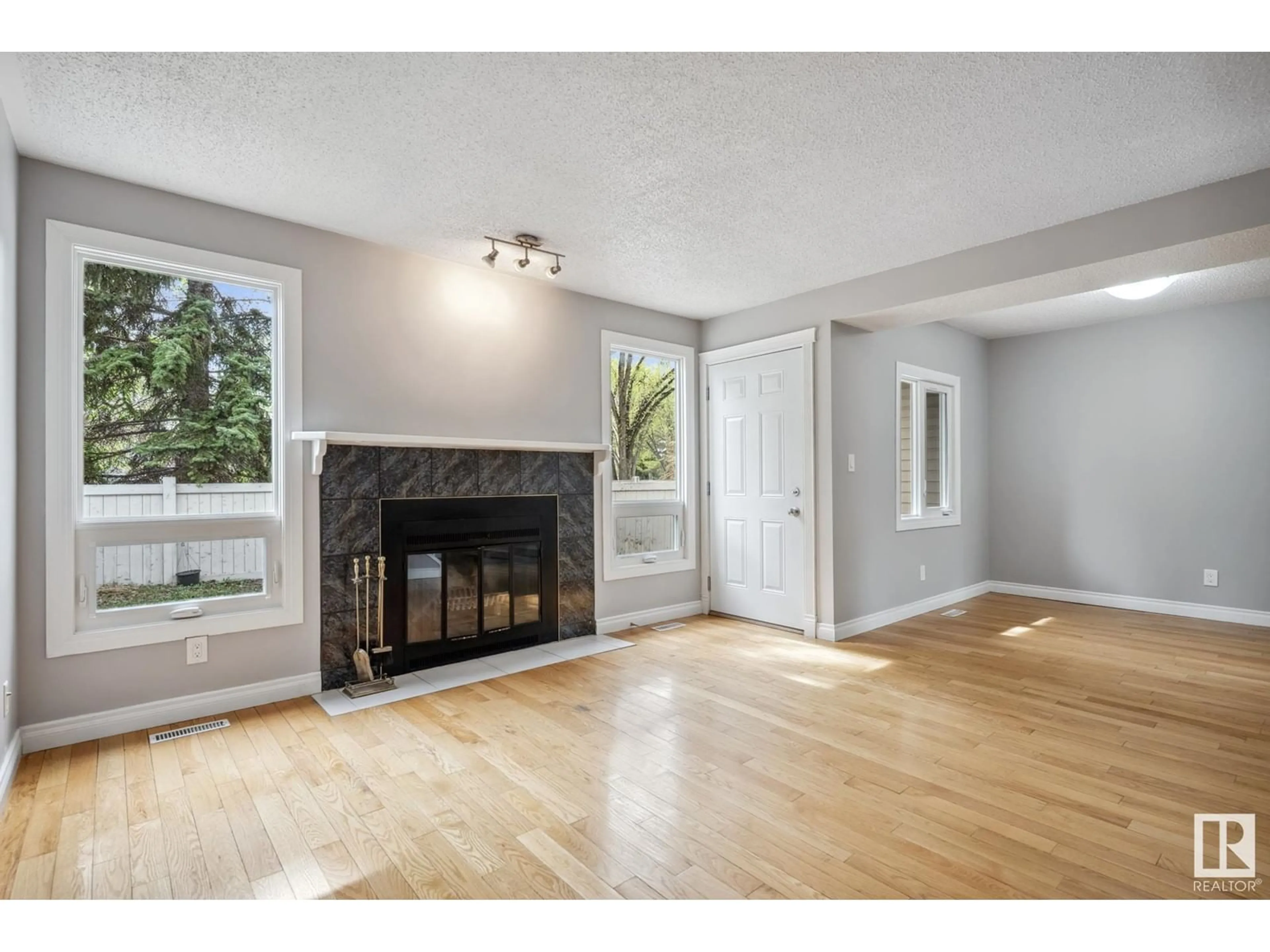 A pic of a room for 10609 BEAUMARIS RD, Edmonton Alberta T5X5J5