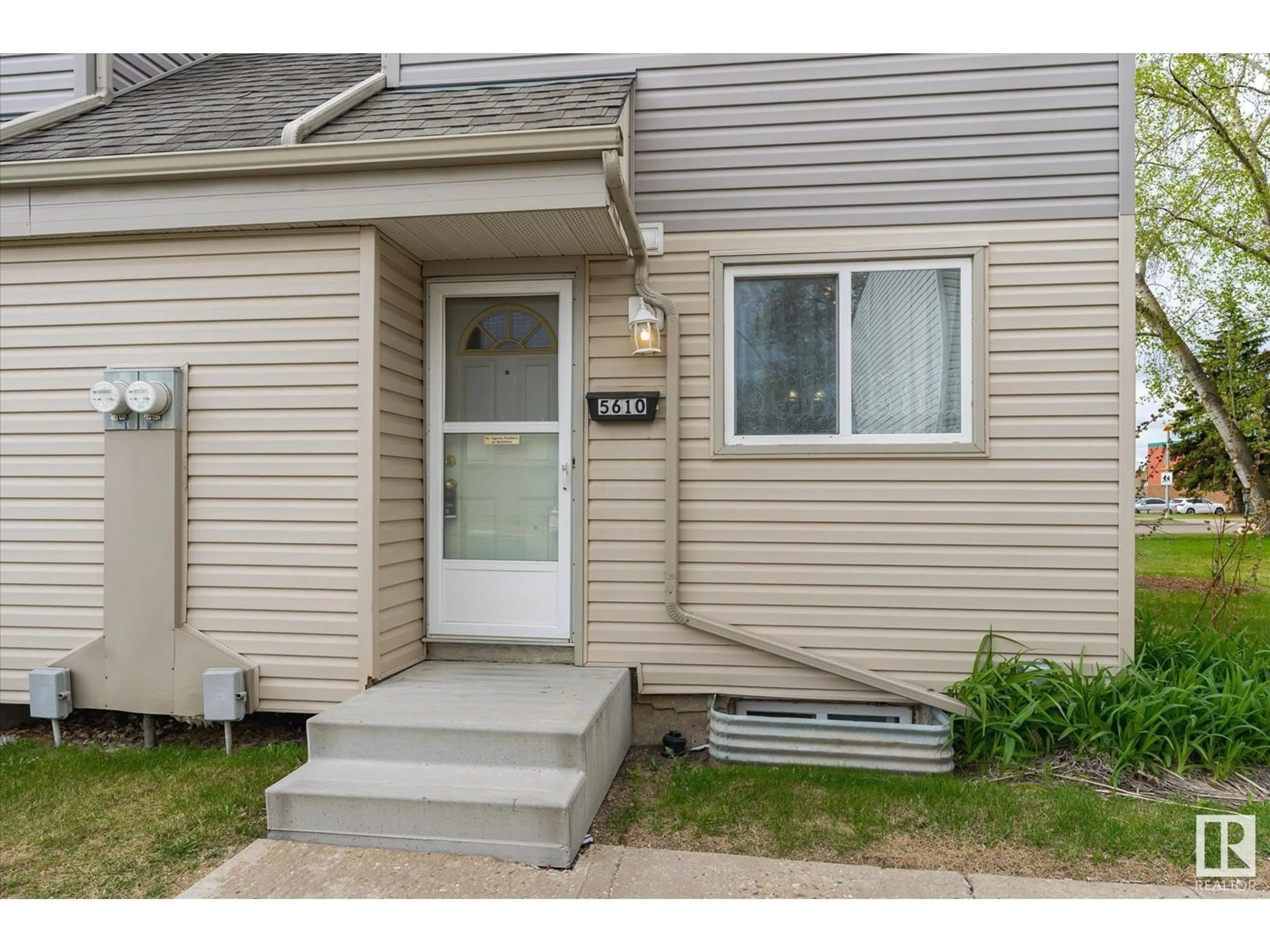 Unknown for 5610 148 ST, Edmonton Alberta T6H4T8