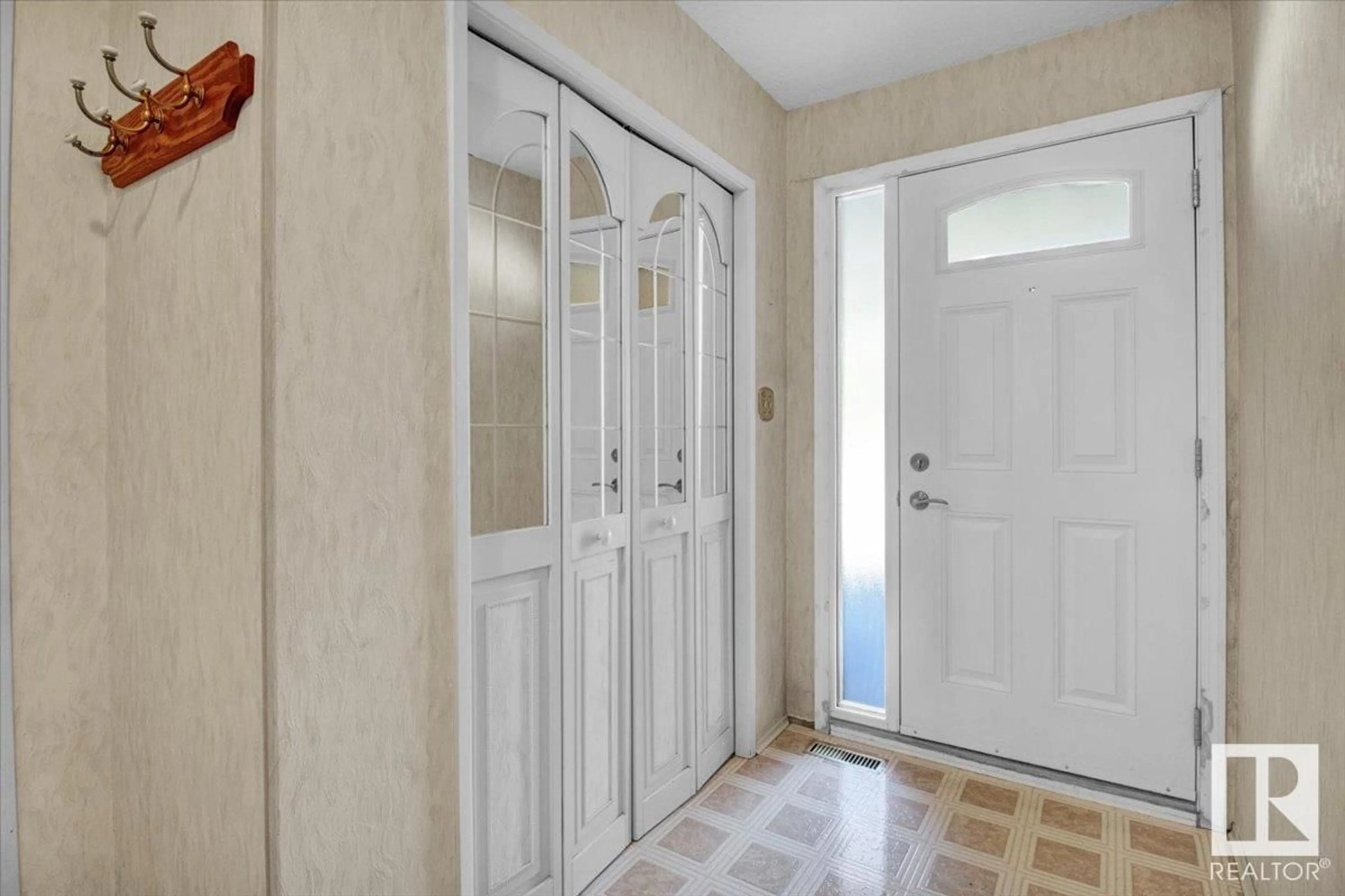 Indoor entryway for 12054 157 AV, Edmonton Alberta T5X2R9
