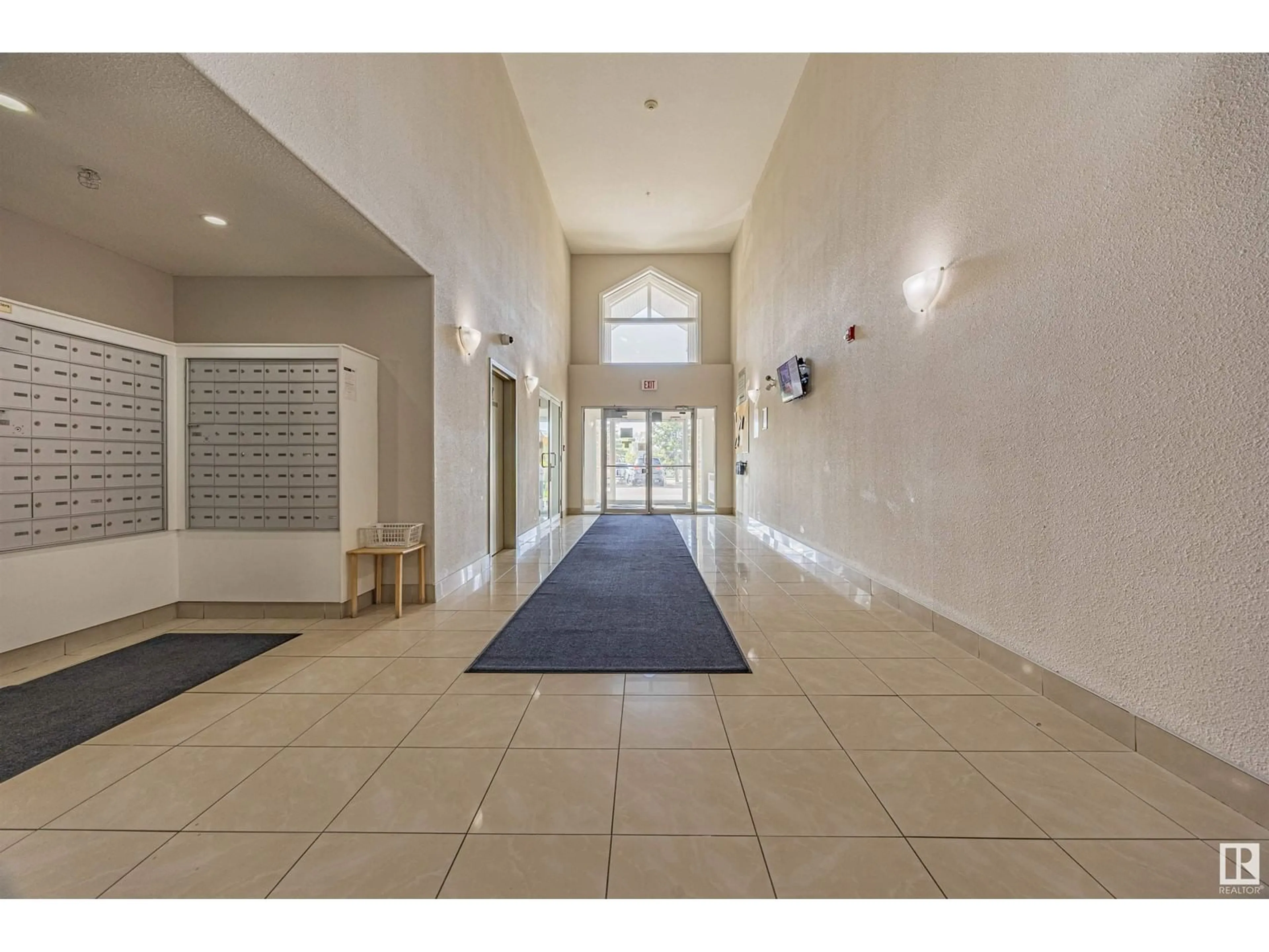 Indoor foyer for #208 - 240 SPRUCE RIDGE RD, Spruce Grove Alberta T7X0G5