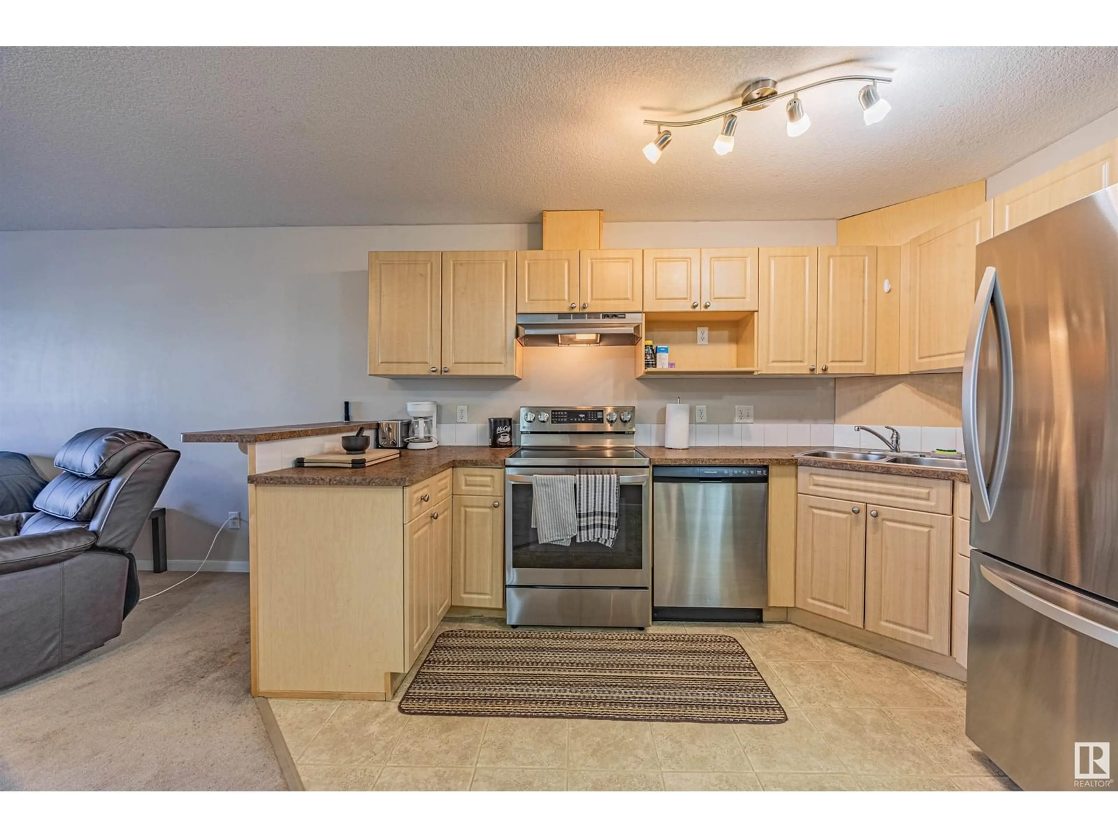 Standard kitchen, unknown for #208 - 240 SPRUCE RIDGE RD, Spruce Grove Alberta T7X0G5