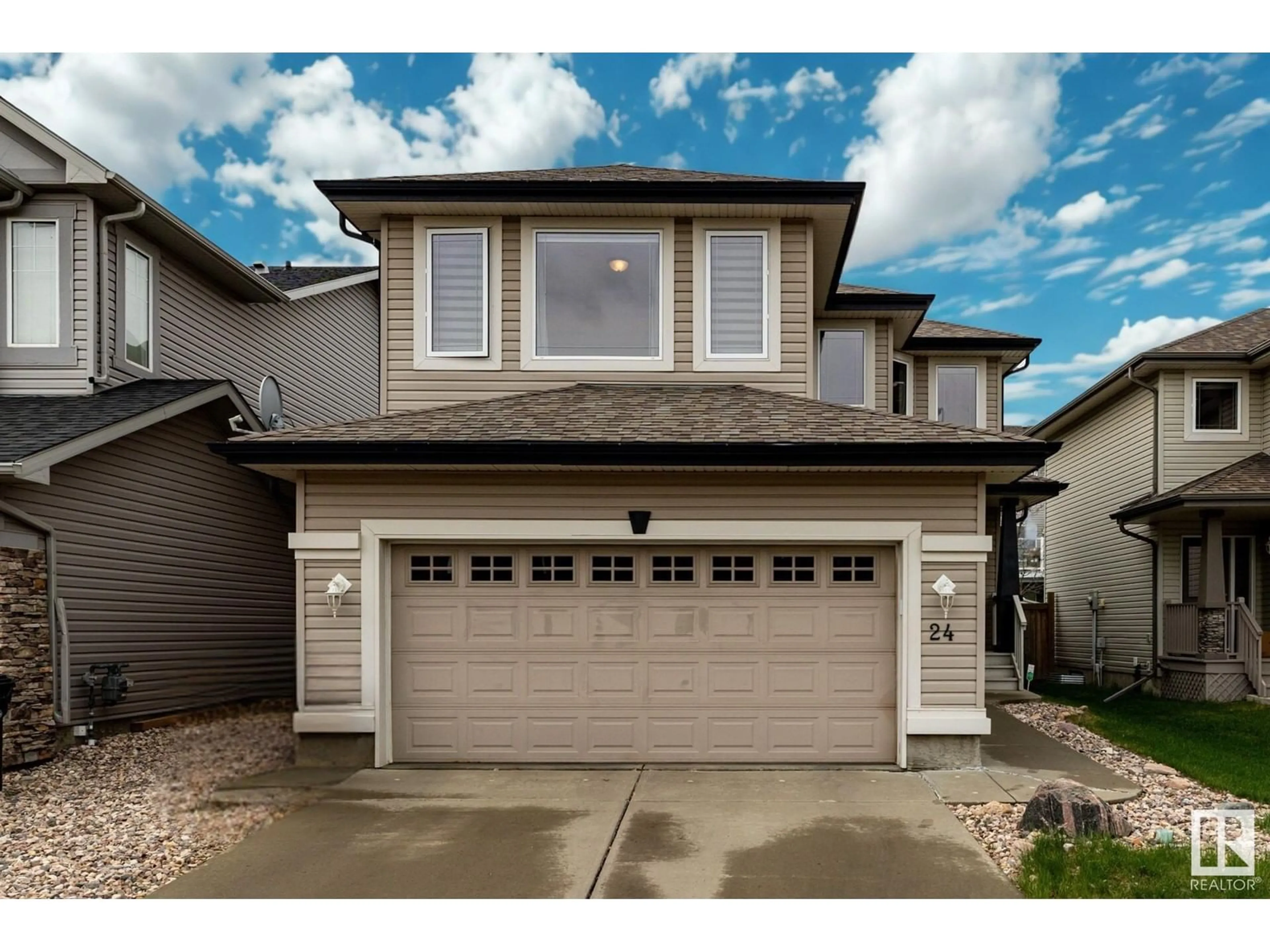 Home with vinyl exterior material, street for 24 CARLYLE CR, Sherwood Park Alberta T8H2T6