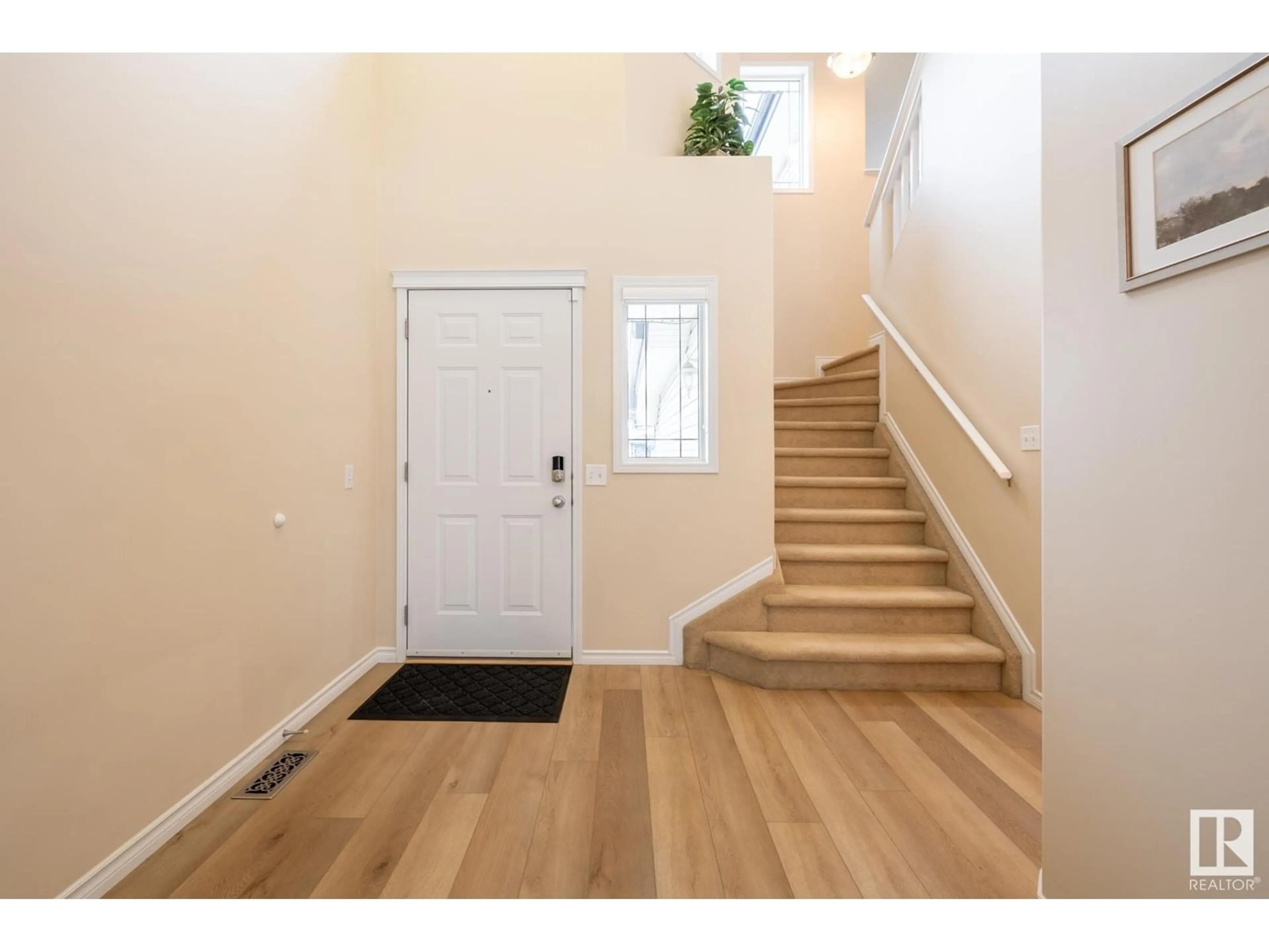 Indoor entryway for 24 CARLYLE CR, Sherwood Park Alberta T8H2T6