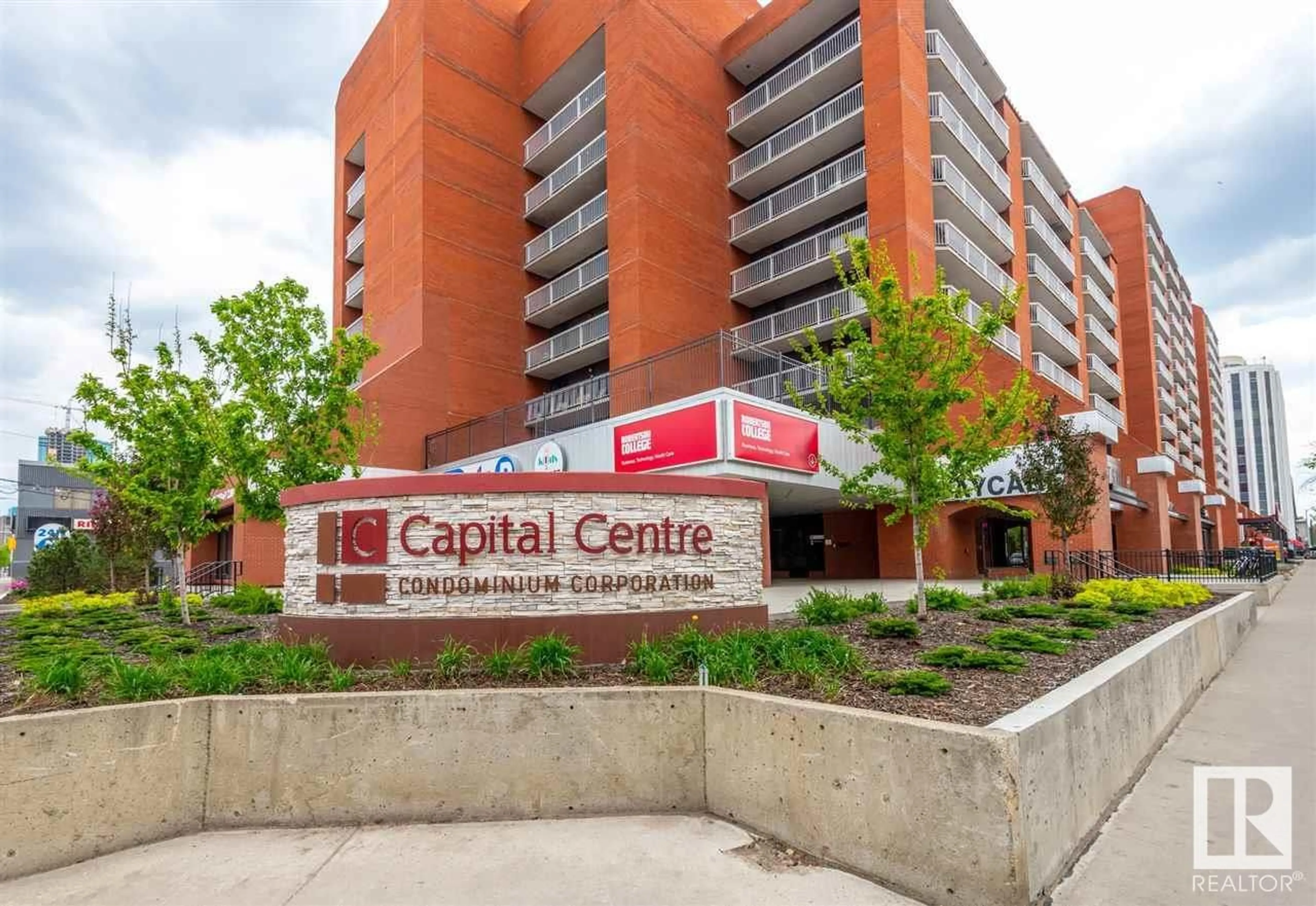 Indoor foyer for 902 - 10125 109 ST, Edmonton Alberta T5J3P1