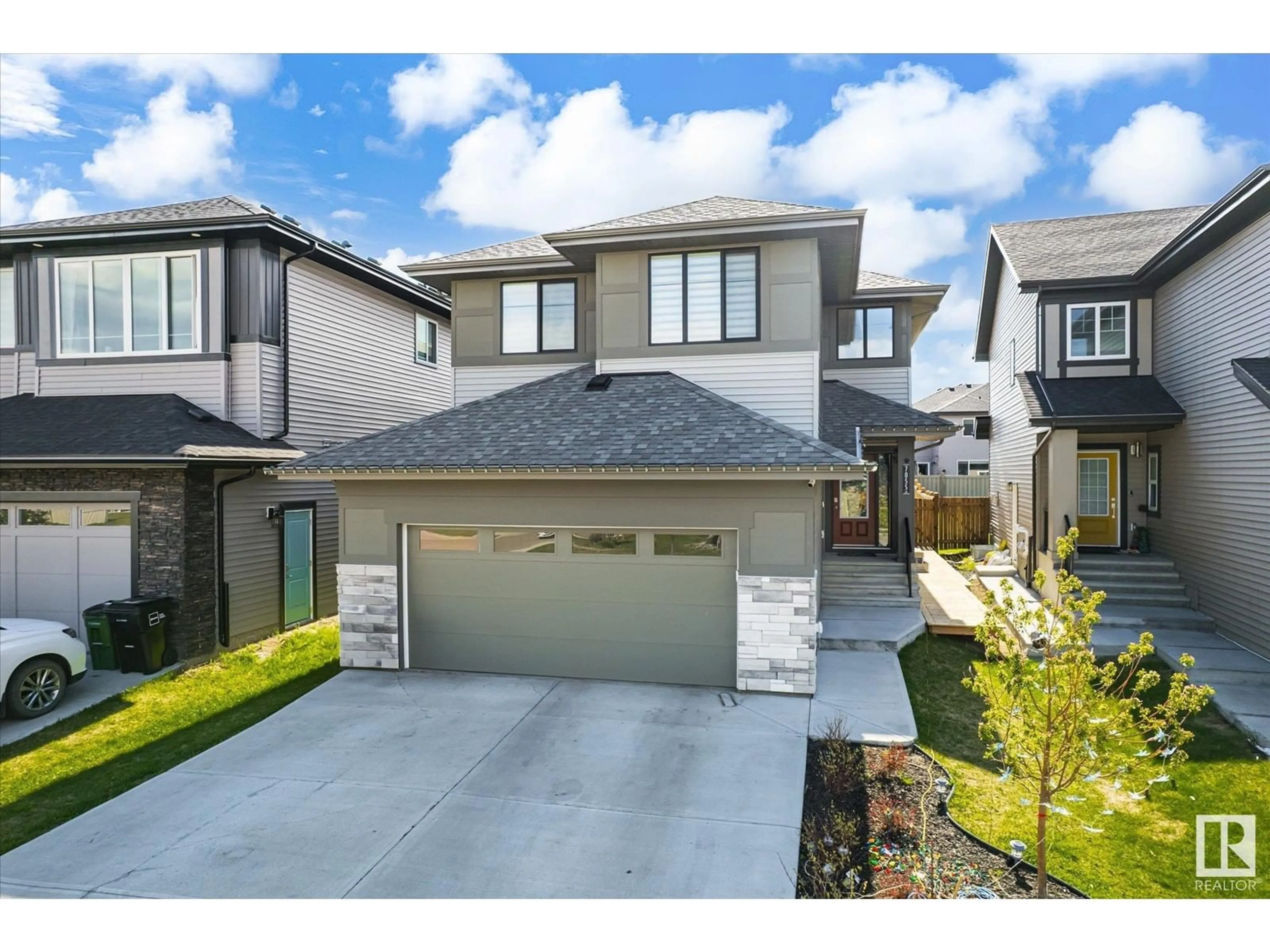 A pic from outside/outdoor area/front of a property/back of a property/a pic from drone, street for 7055 CHIVERS LO, Edmonton Alberta T6W4L9