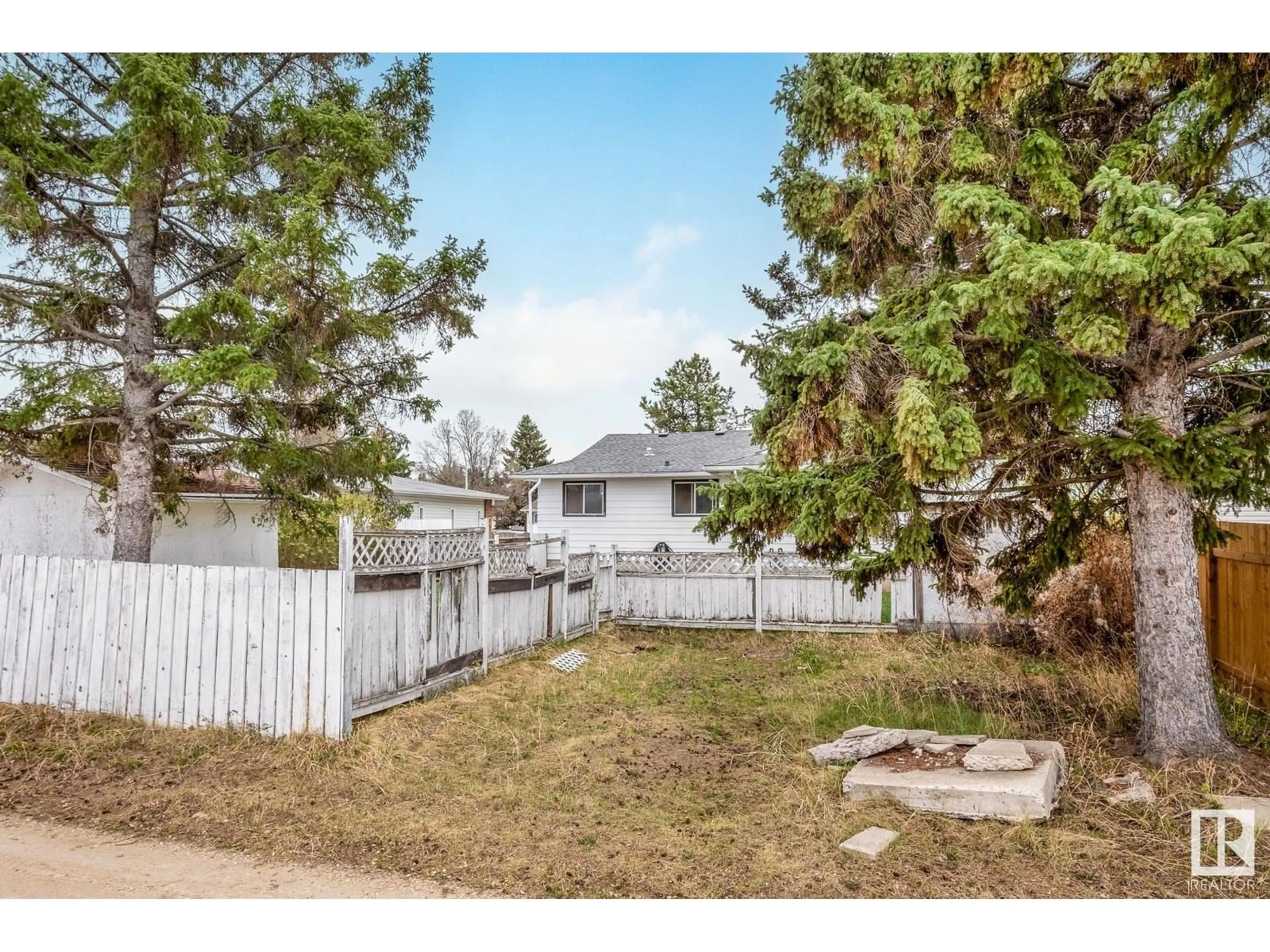 A pic from outside/outdoor area/front of a property/back of a property/a pic from drone, unknown for 5546 CENTENNIAL DR, Wetaskiwin Alberta T9A2L7