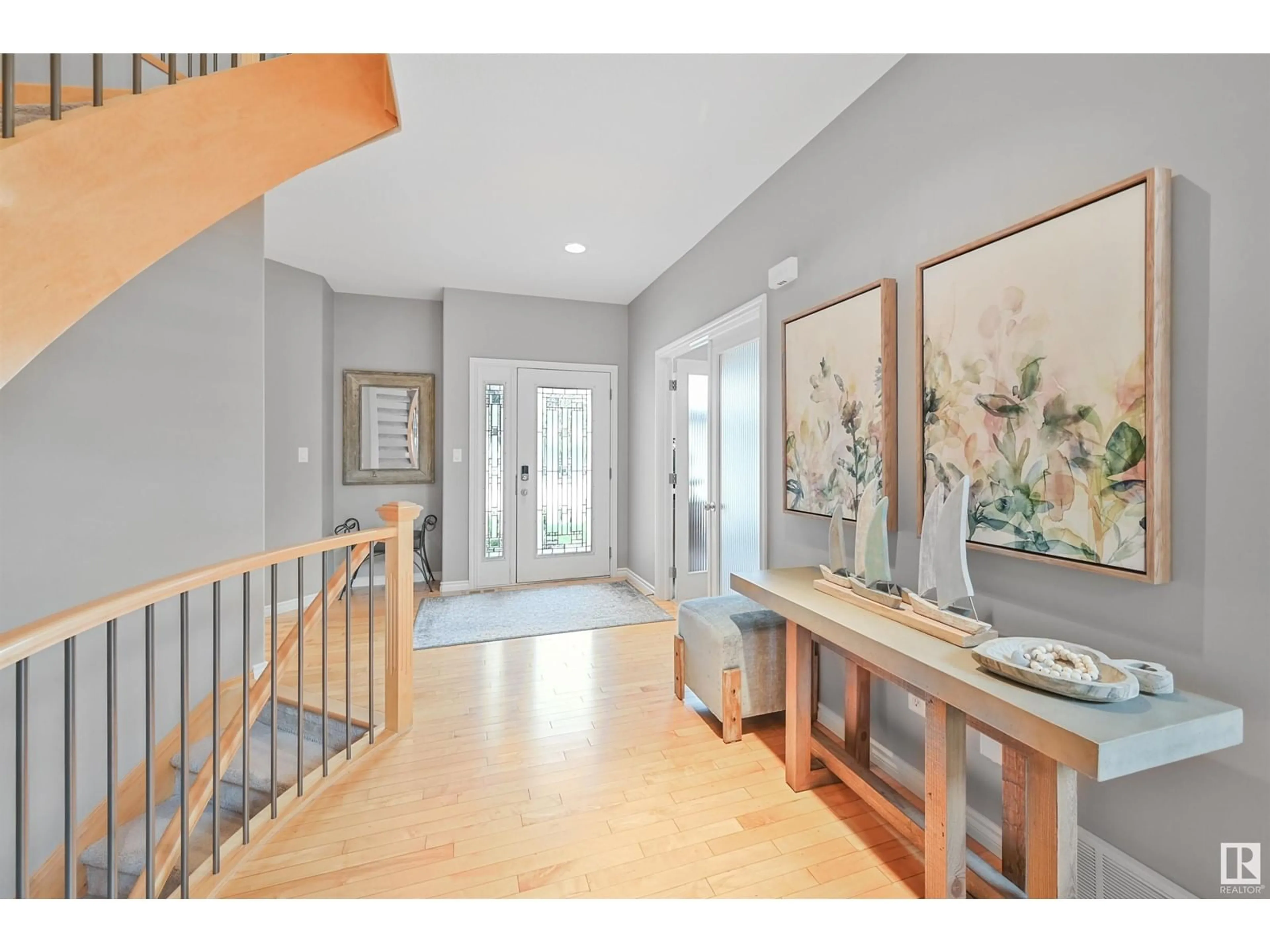 Indoor entryway for 2913 TREDGER GR, Edmonton Alberta T6R3R7