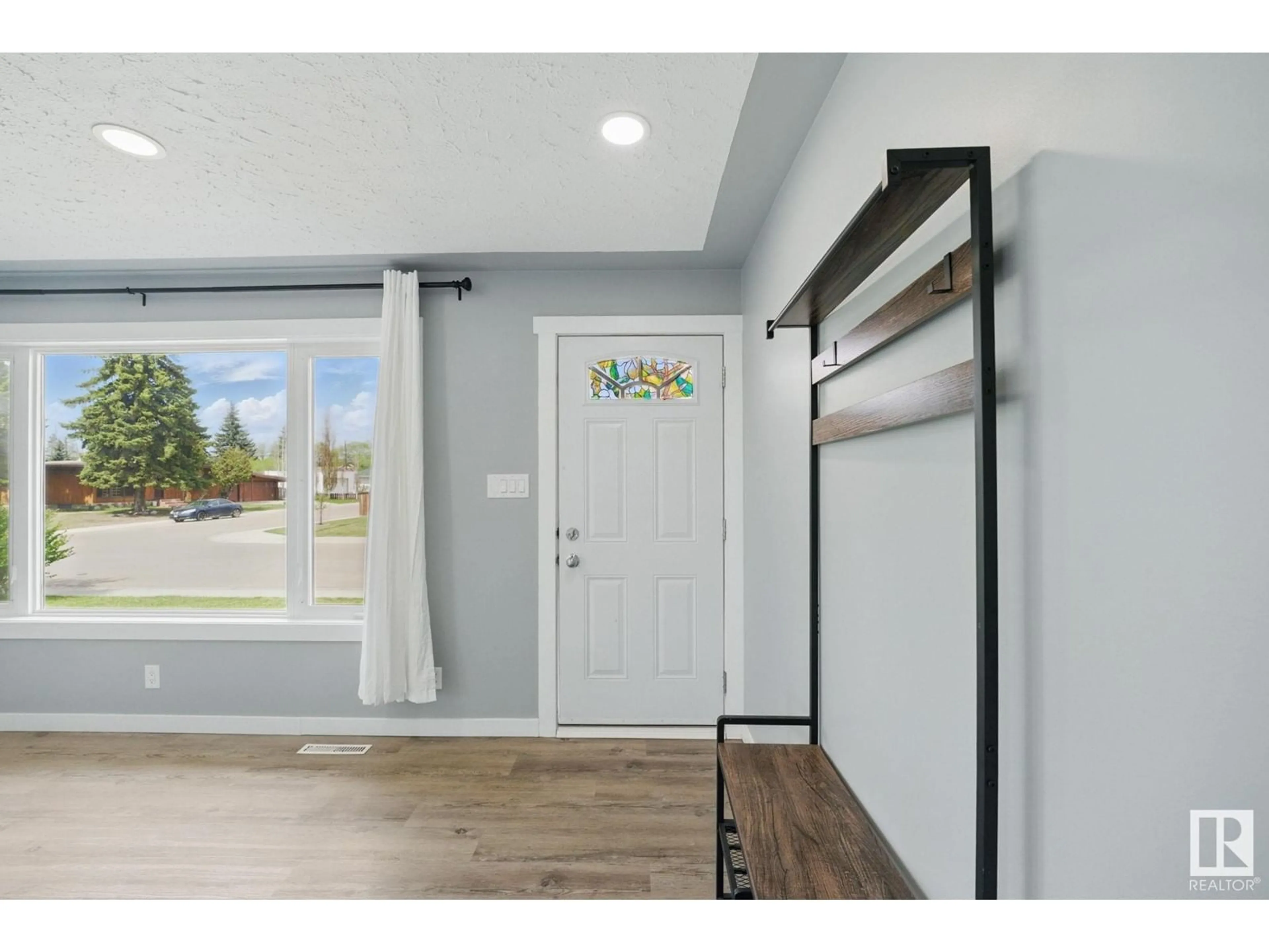 Indoor entryway for NW - 10407 136 AVE, Edmonton Alberta T5E1W2