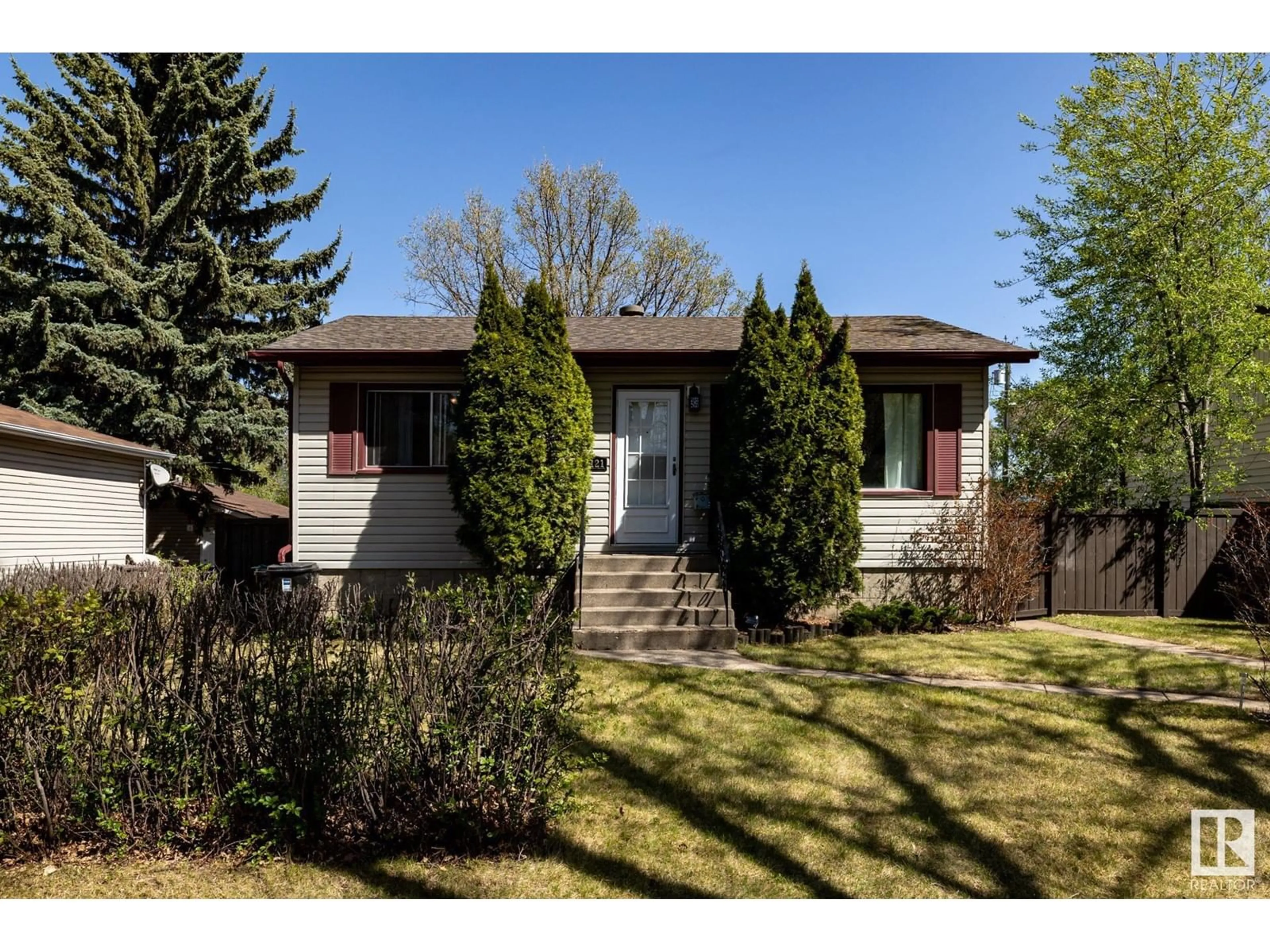 Unknown for 12121 39 ST, Edmonton Alberta T5W2J9