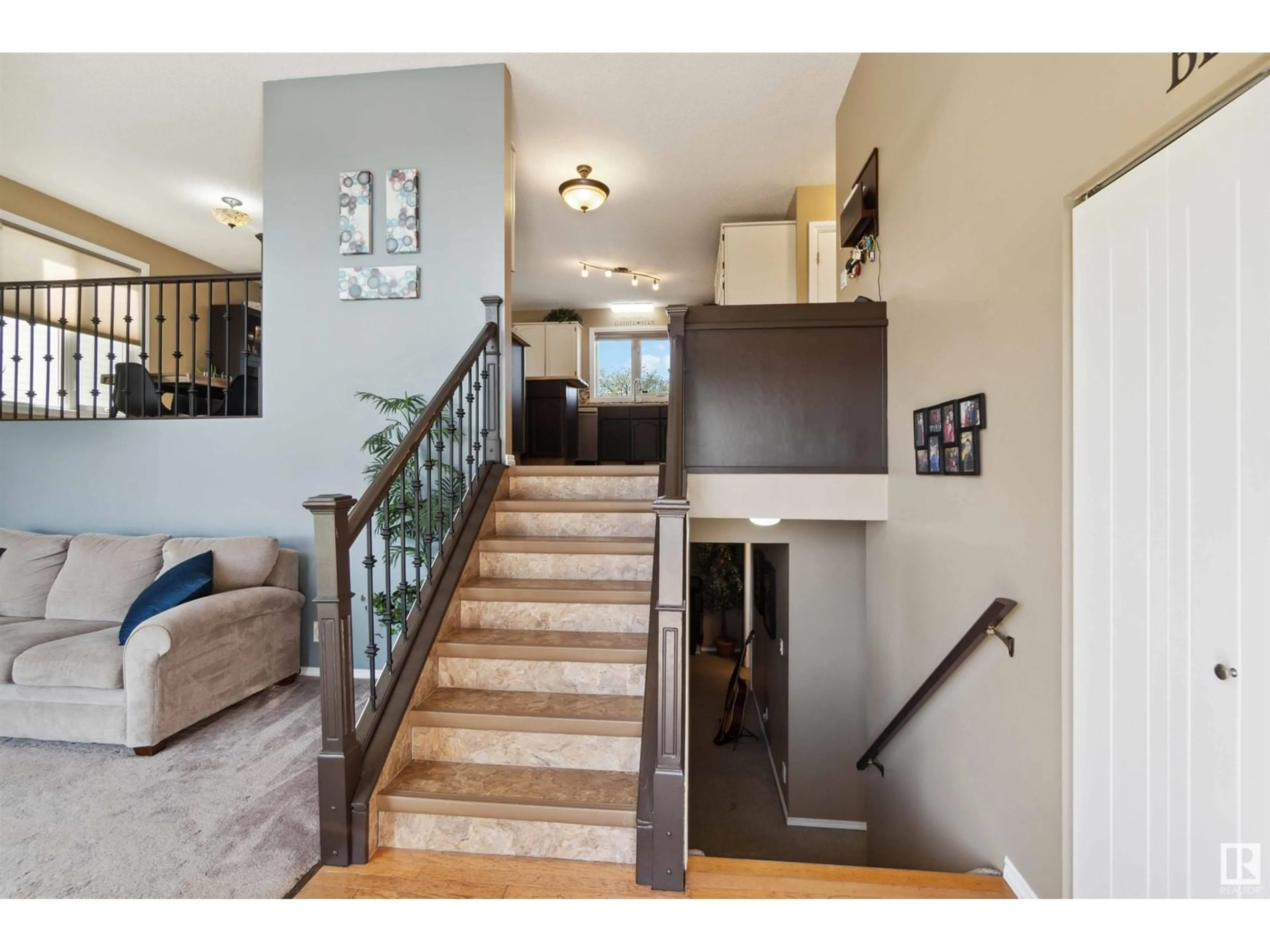 Indoor entryway for 4110 47 ST, Vegreville Alberta T9C1C1