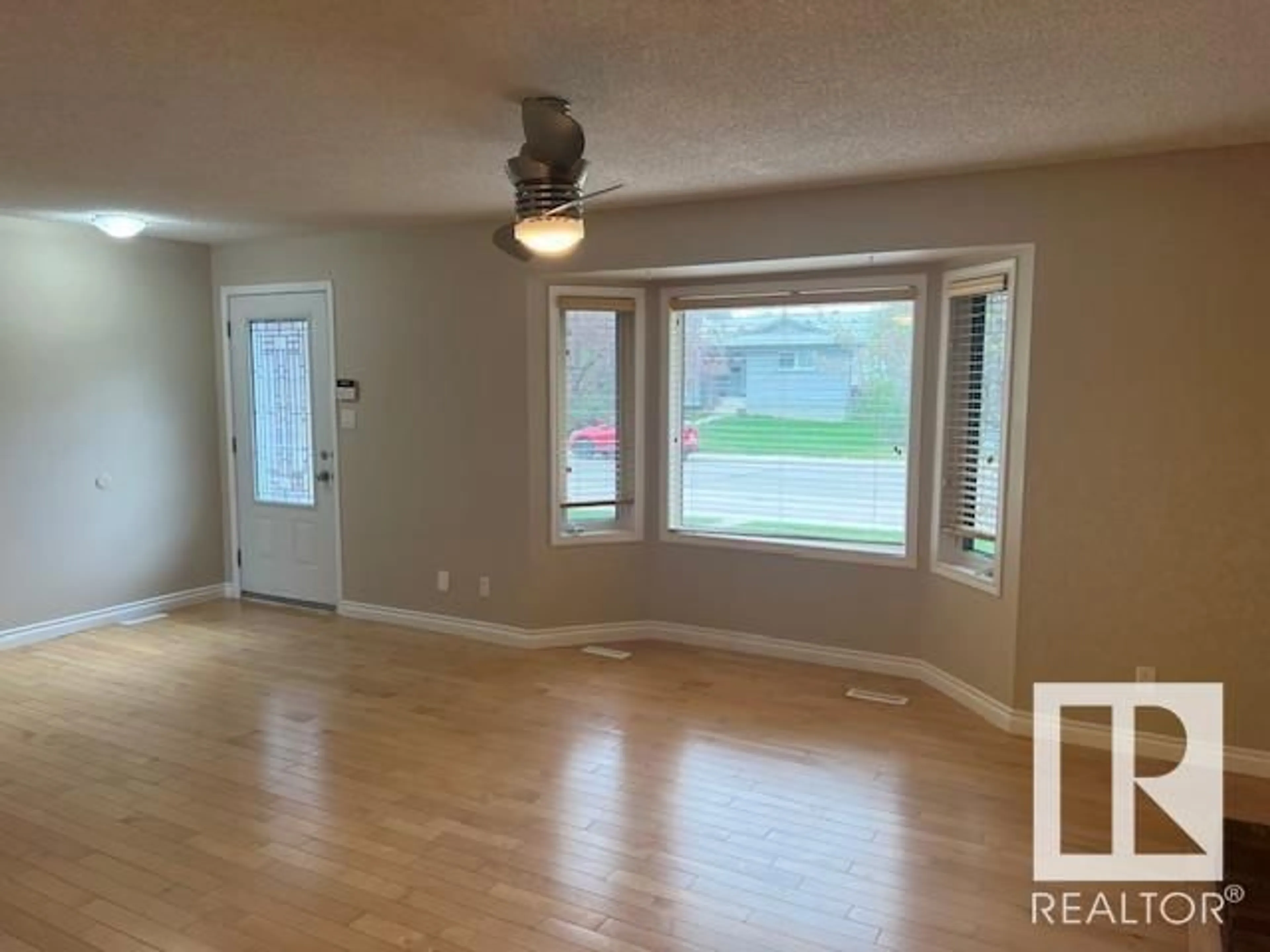 A pic of a room for NW - 1778 37 ST, Edmonton Alberta T6L2R2