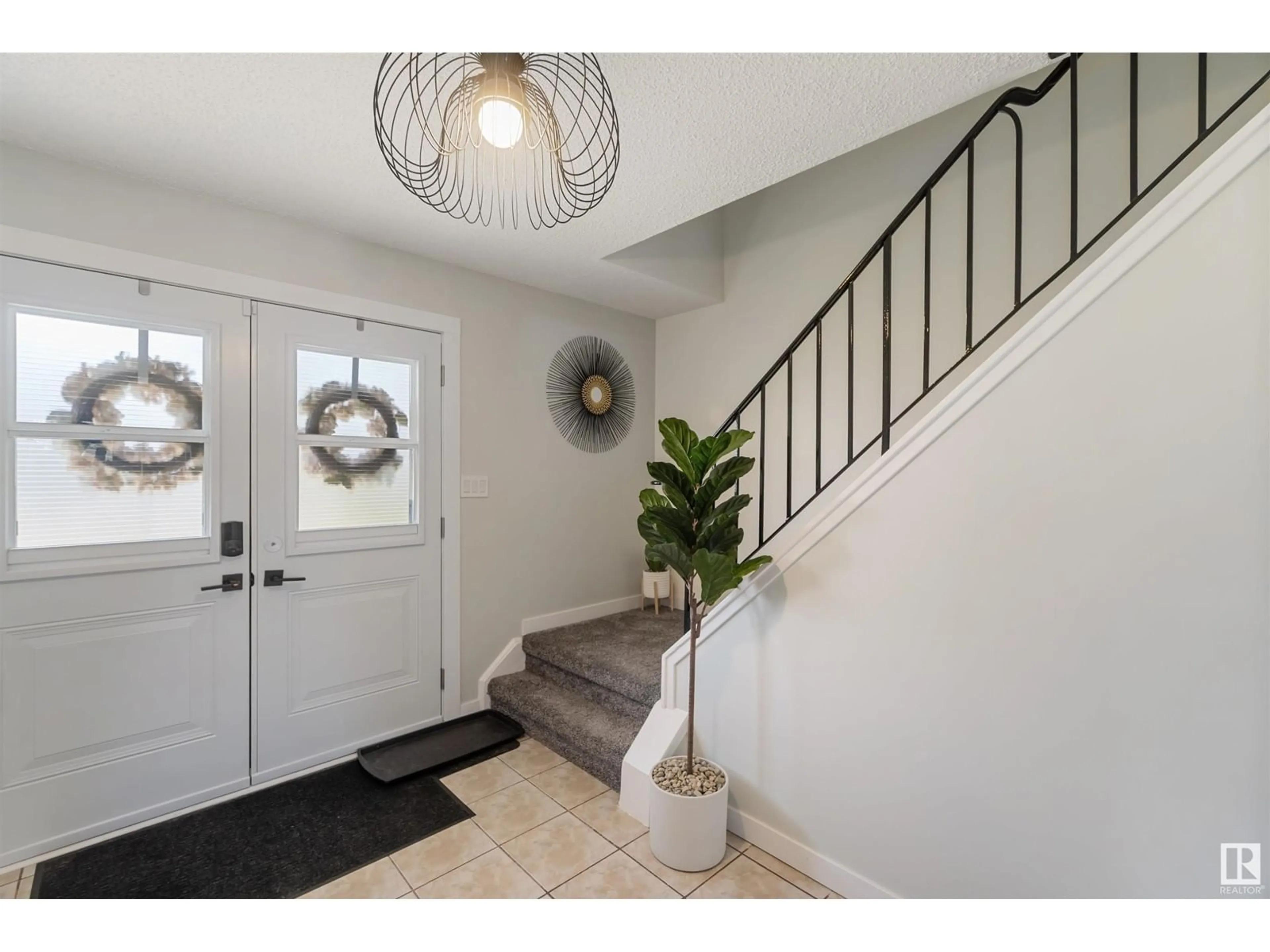 Indoor entryway for 50 BELLA COOLA DR, Leduc Alberta T9E4J2