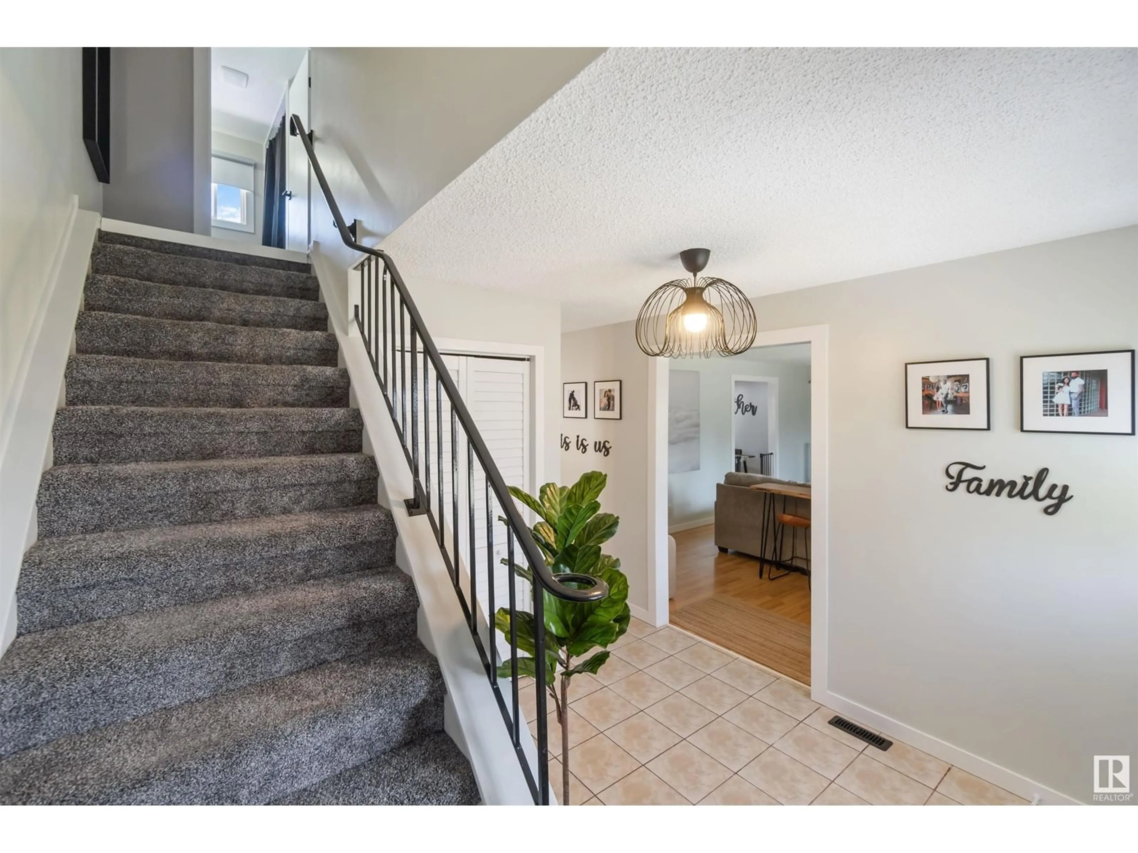 Indoor entryway for 50 BELLA COOLA DR, Leduc Alberta T9E4J2