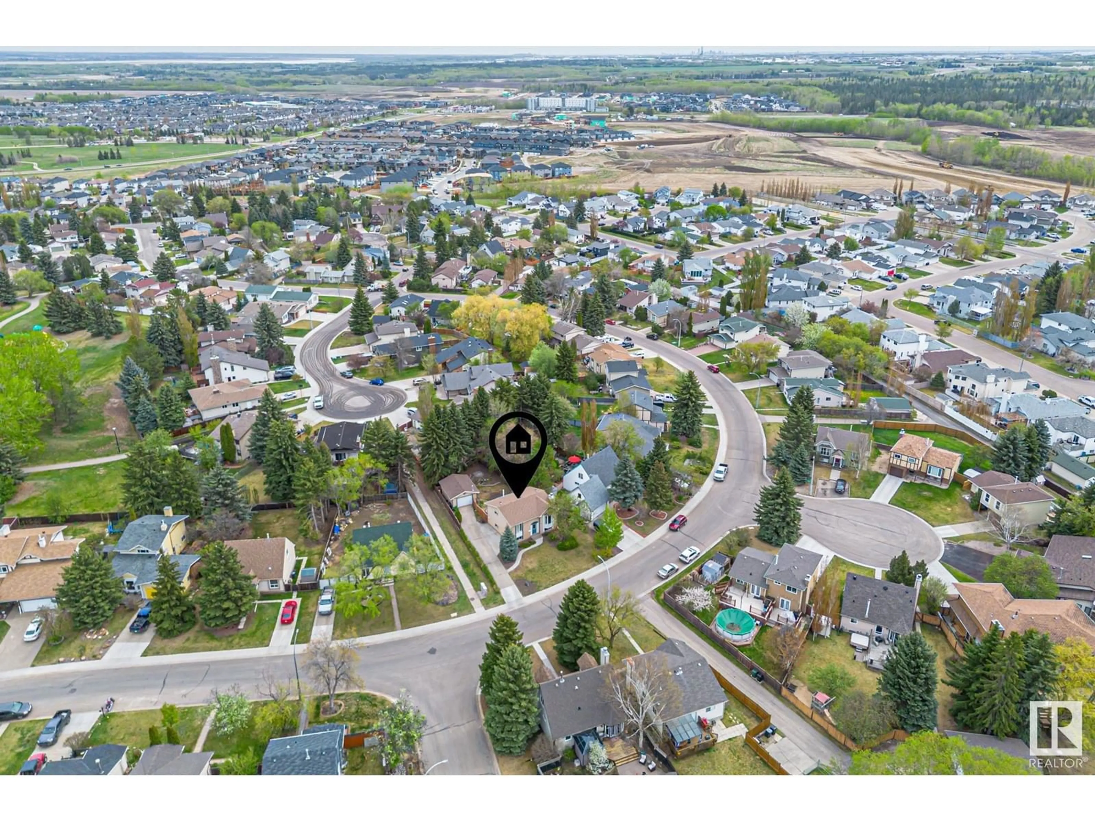 A pic from outside/outdoor area/front of a property/back of a property/a pic from drone, street for 30 GOEBEL DR, Spruce Grove Alberta T7X2A3