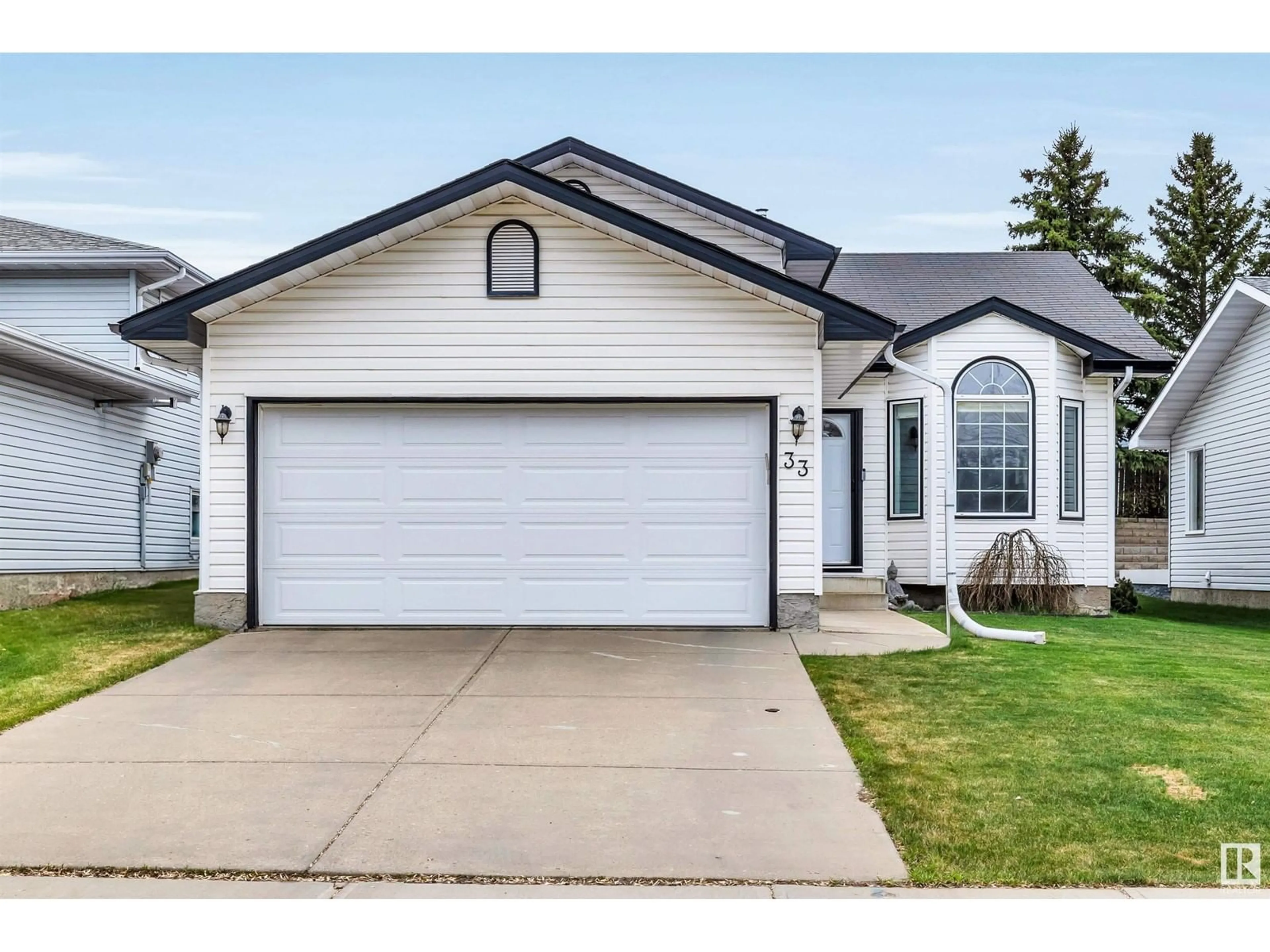 Home with vinyl exterior material, street for 33 HUNCHAK WY, St. Albert Alberta T8N6E8