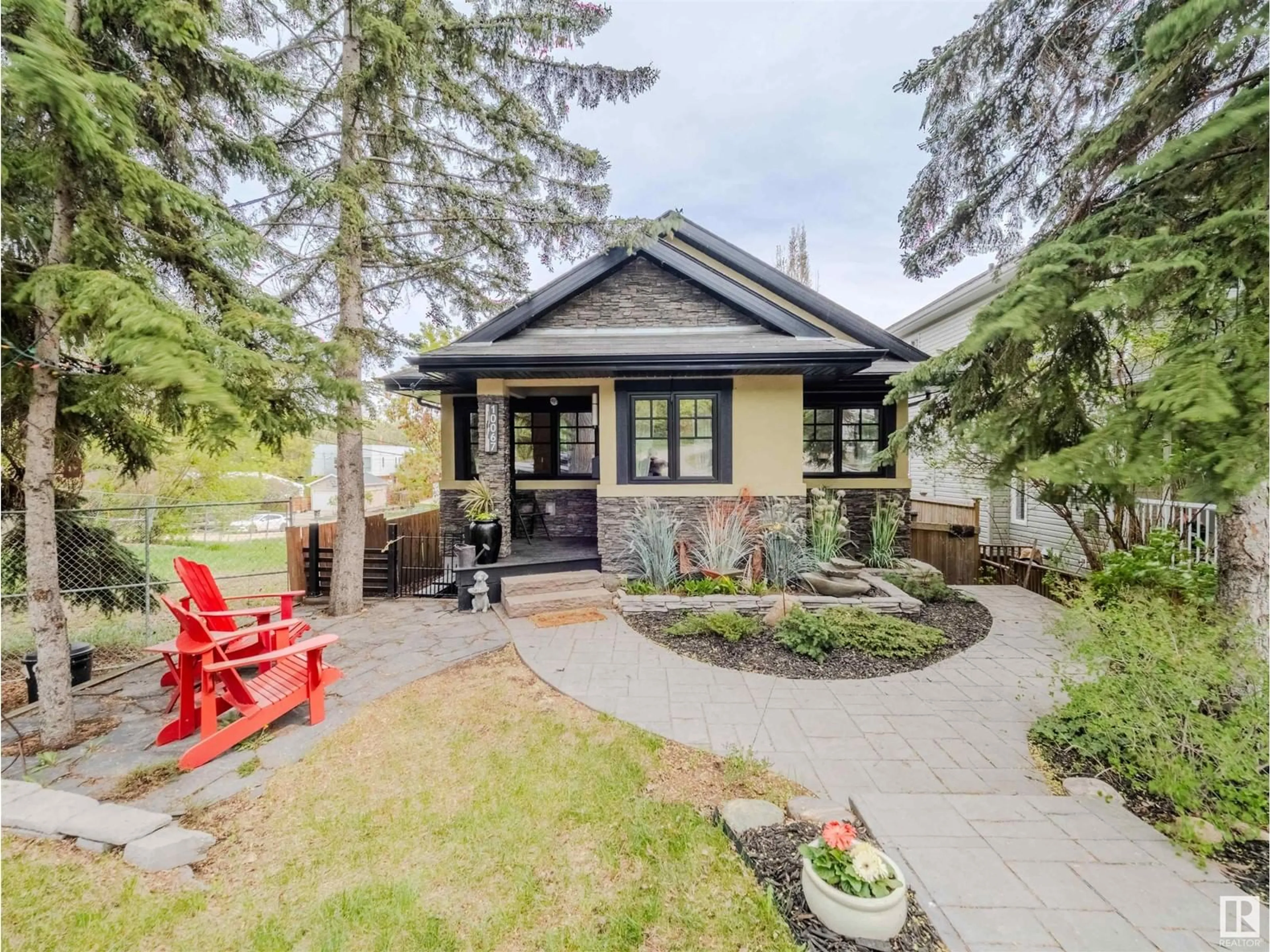 Unknown for 10067 93 ST, Edmonton Alberta T5H1W6
