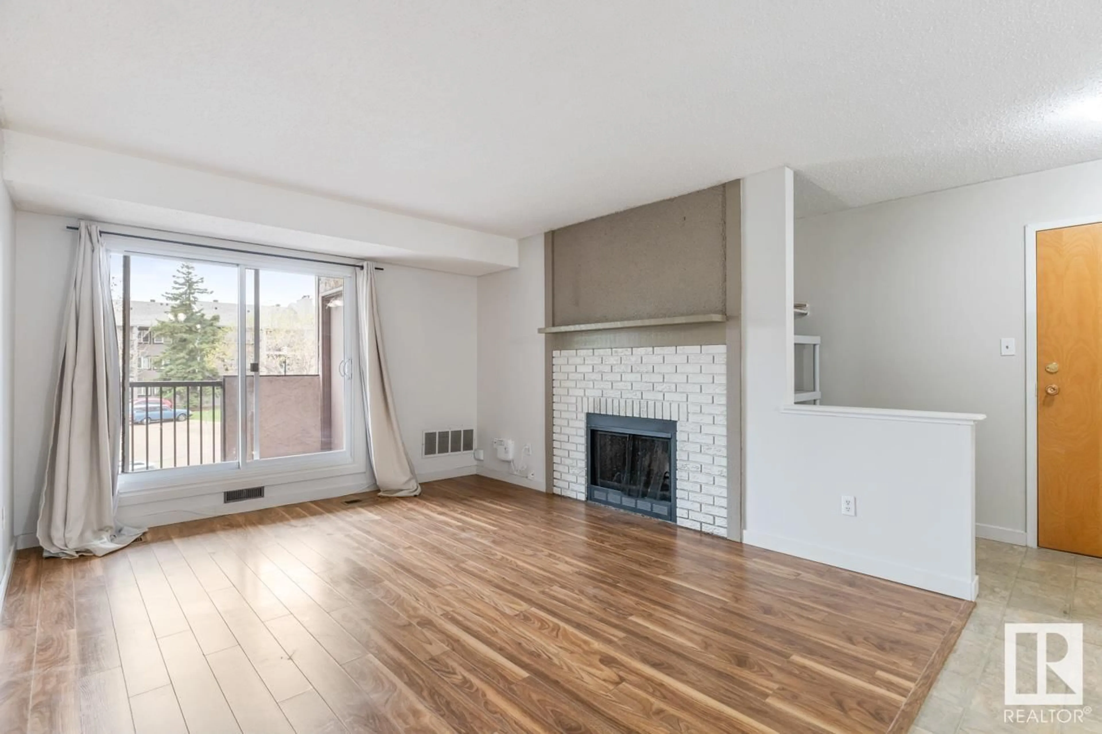 A pic of a room for 206 AKINS DR, St. Albert Alberta T8N3M6