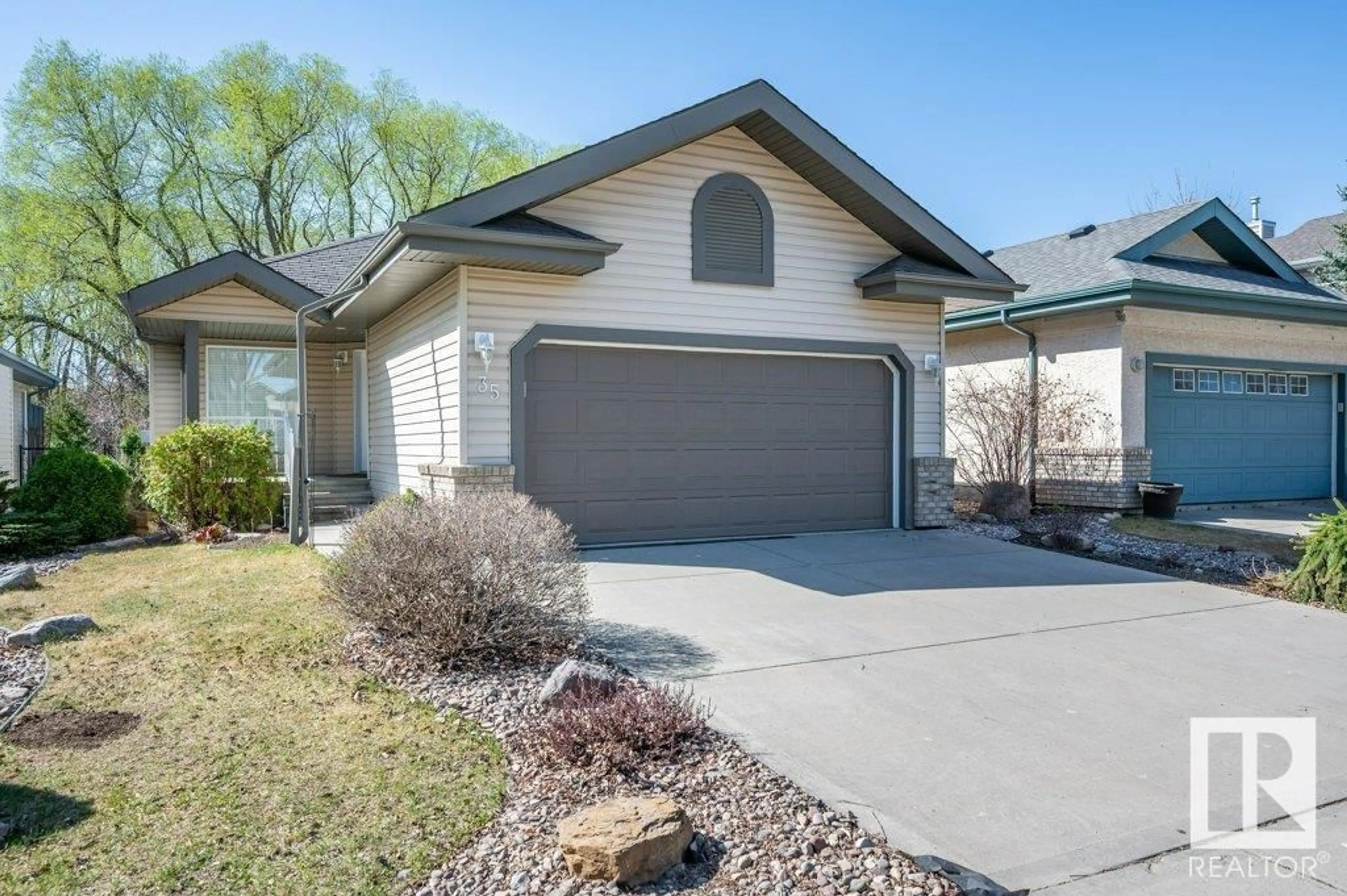 Home with vinyl exterior material, street for 35 ELDORADO DR, St. Albert Alberta T8N7G4